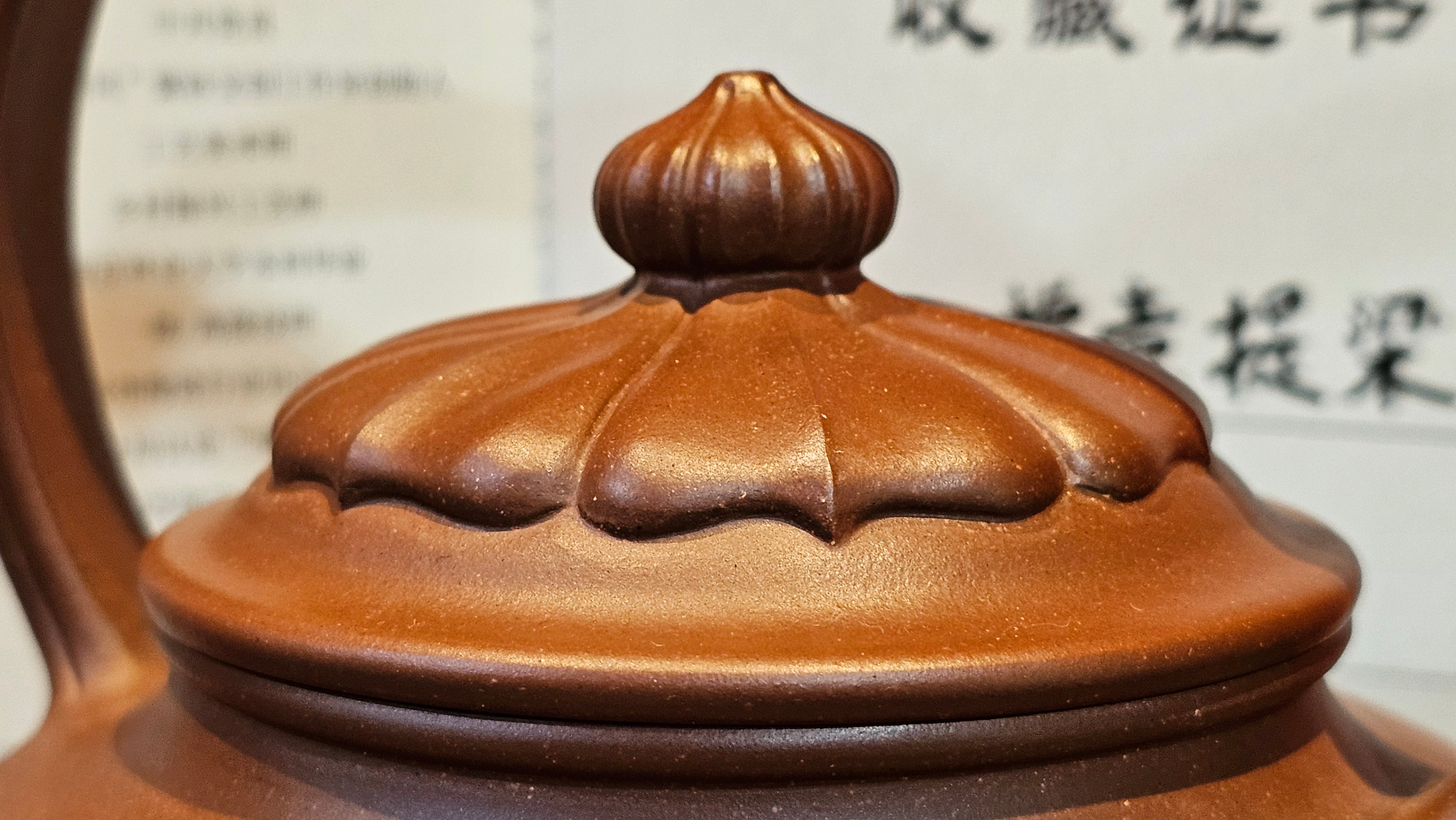 《禅意提梁》"Chan Yi Ti Liang~ Meditative Enlightenment:Top Handle", 493.3ml, ~ Crafted by L3A Master Consummate Artist Li Yan Ru 李艳如。