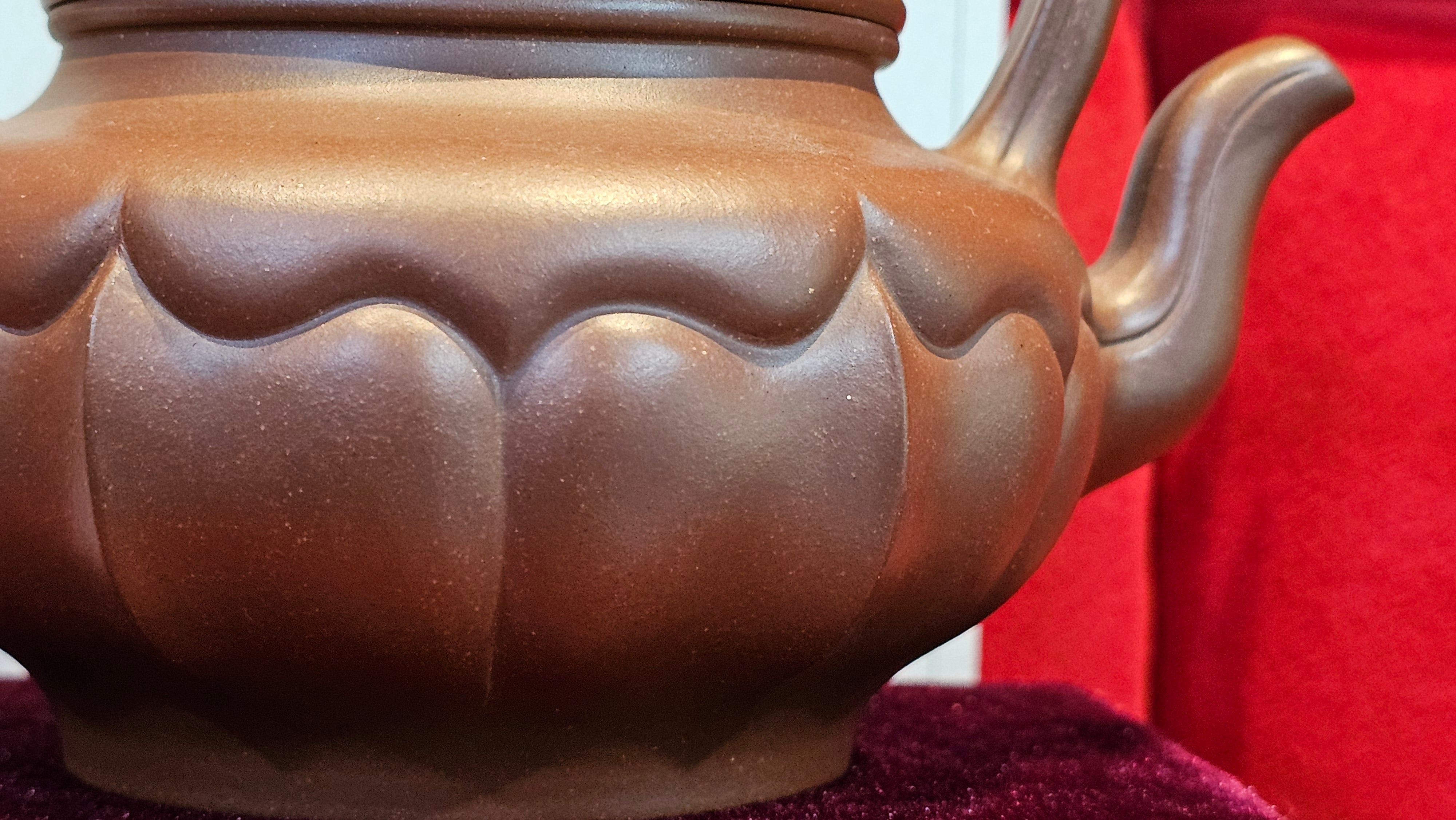 《禅意提梁》"Chan Yi Ti Liang~ Meditative Enlightenment:Top Handle", 493.3ml, ~ Crafted by L3A Master Consummate Artist Li Yan Ru 李艳如。