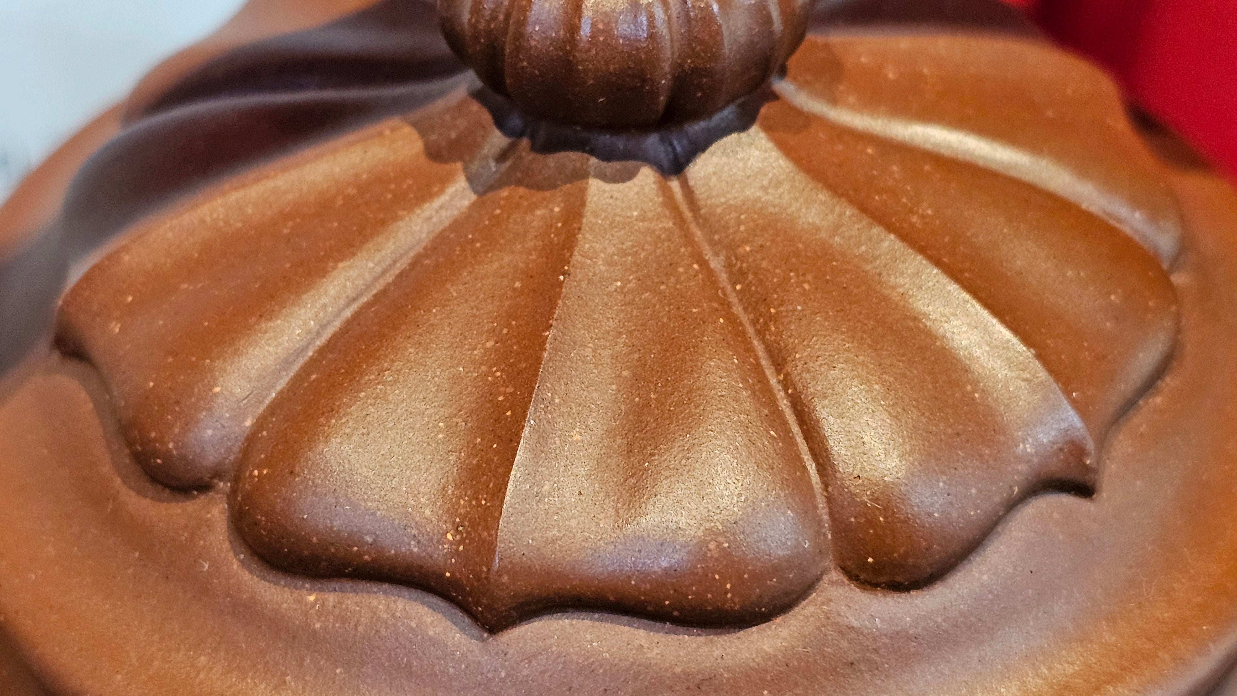 《禅意提梁》"Chan Yi Ti Liang~ Meditative Enlightenment:Top Handle", 493.3ml, ~ Crafted by L3A Master Consummate Artist Li Yan Ru 李艳如。