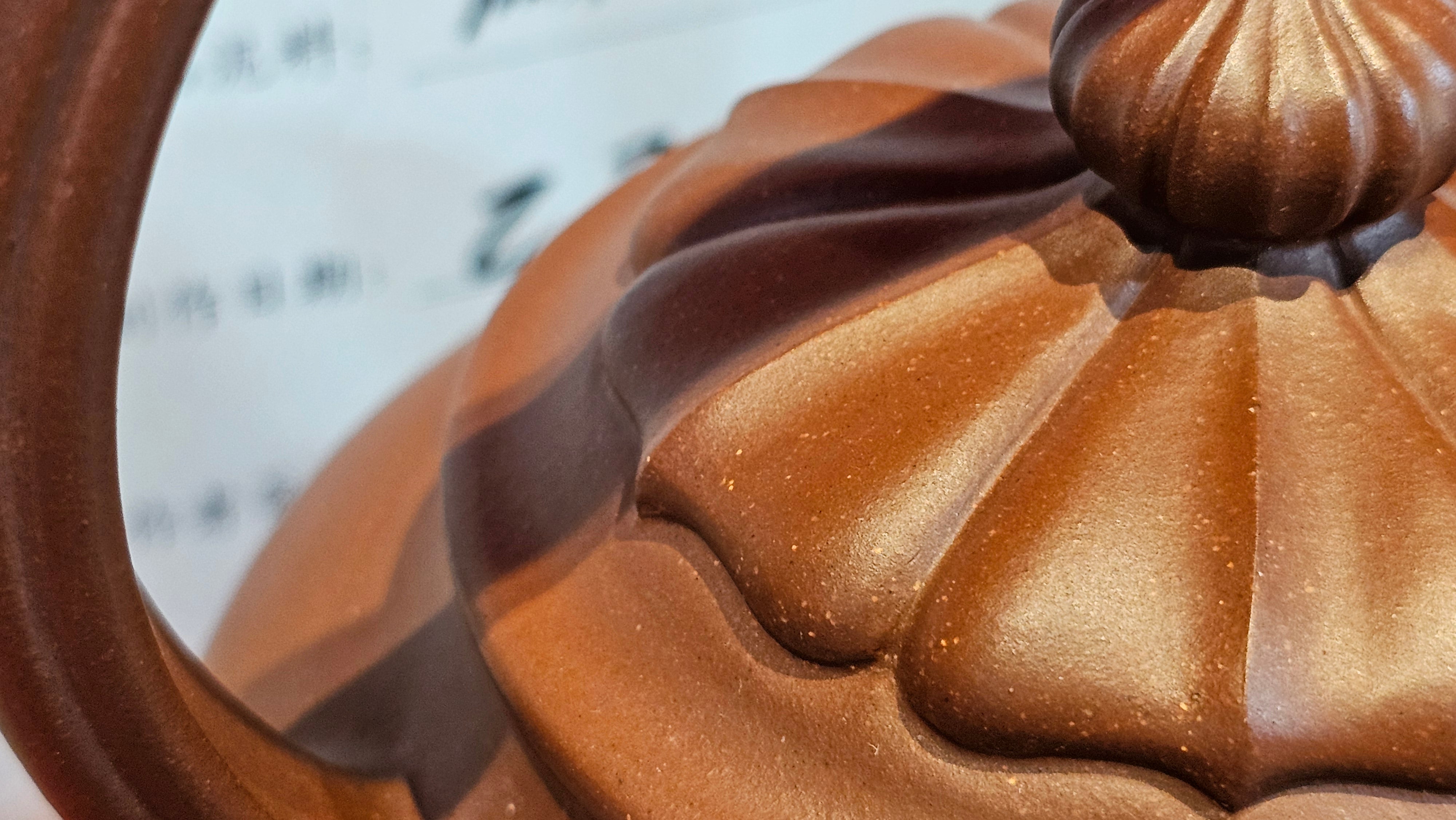 《禅意提梁》"Chan Yi Ti Liang~ Meditative Enlightenment:Top Handle", 493.3ml, ~ Crafted by L3A Master Consummate Artist Li Yan Ru 李艳如。