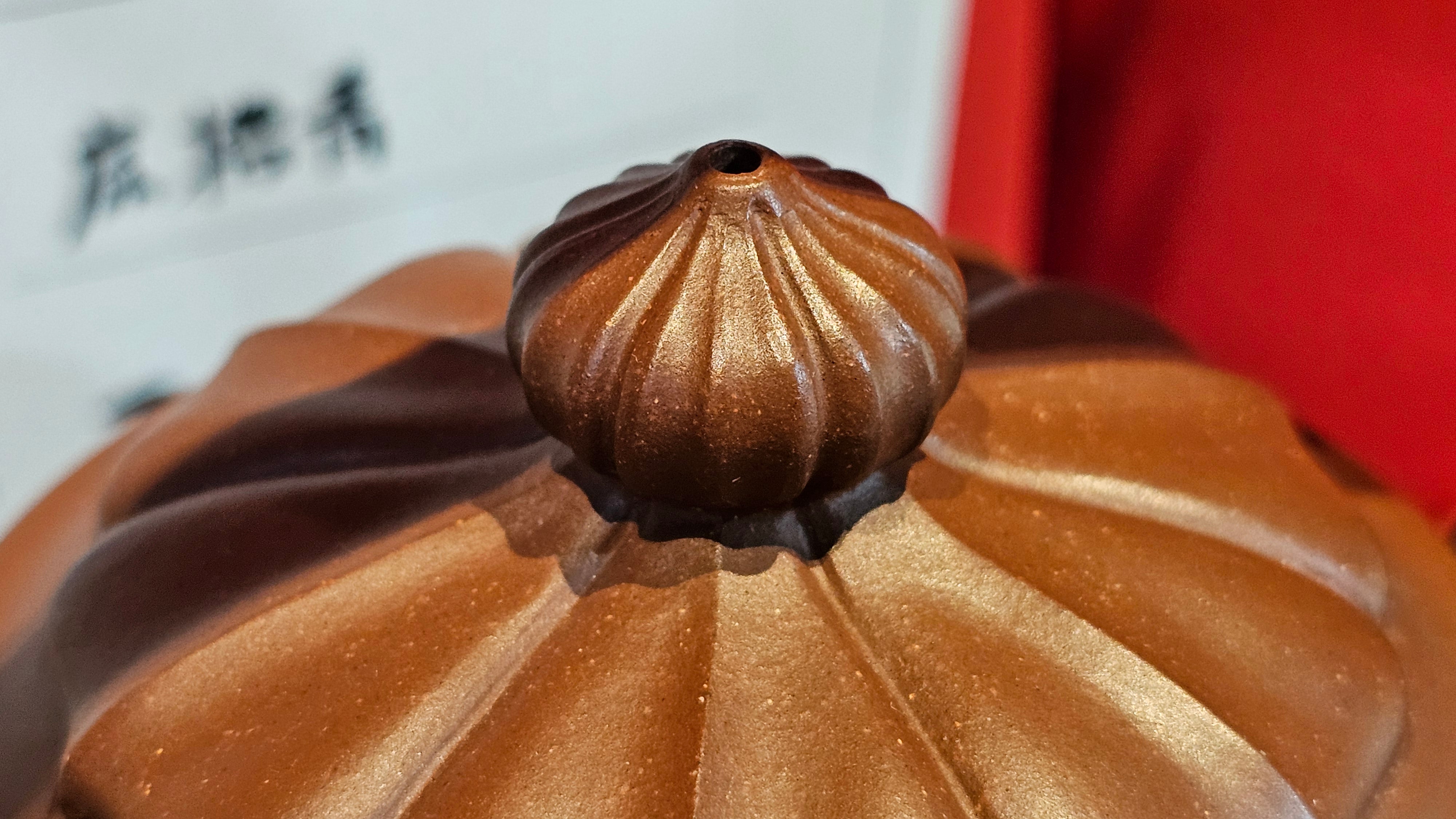 《禅意提梁》"Chan Yi Ti Liang~ Meditative Enlightenment:Top Handle", 493.3ml, ~ Crafted by L3A Master Consummate Artist Li Yan Ru 李艳如。