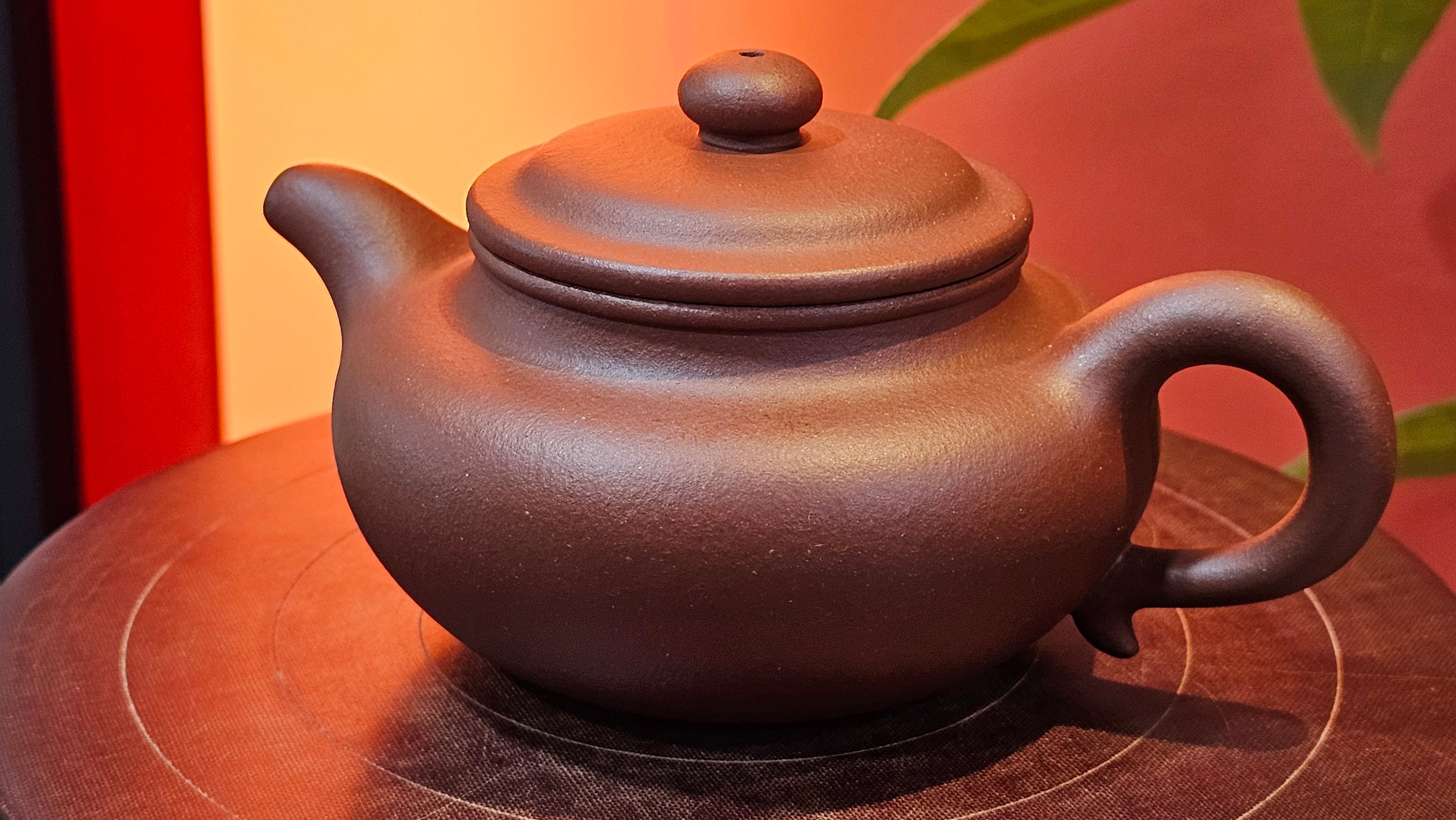 Fang Gu 仿古, 213.5ml, Di Cao Qing Zi Ni 底槽青紫泥, by our Collaborative Craftsman Chen Fa Chu 陈法初 ~!Congratulations to Mr E.A.! 2303hrs 10th Sept 2025, Colorado Springs, CO!