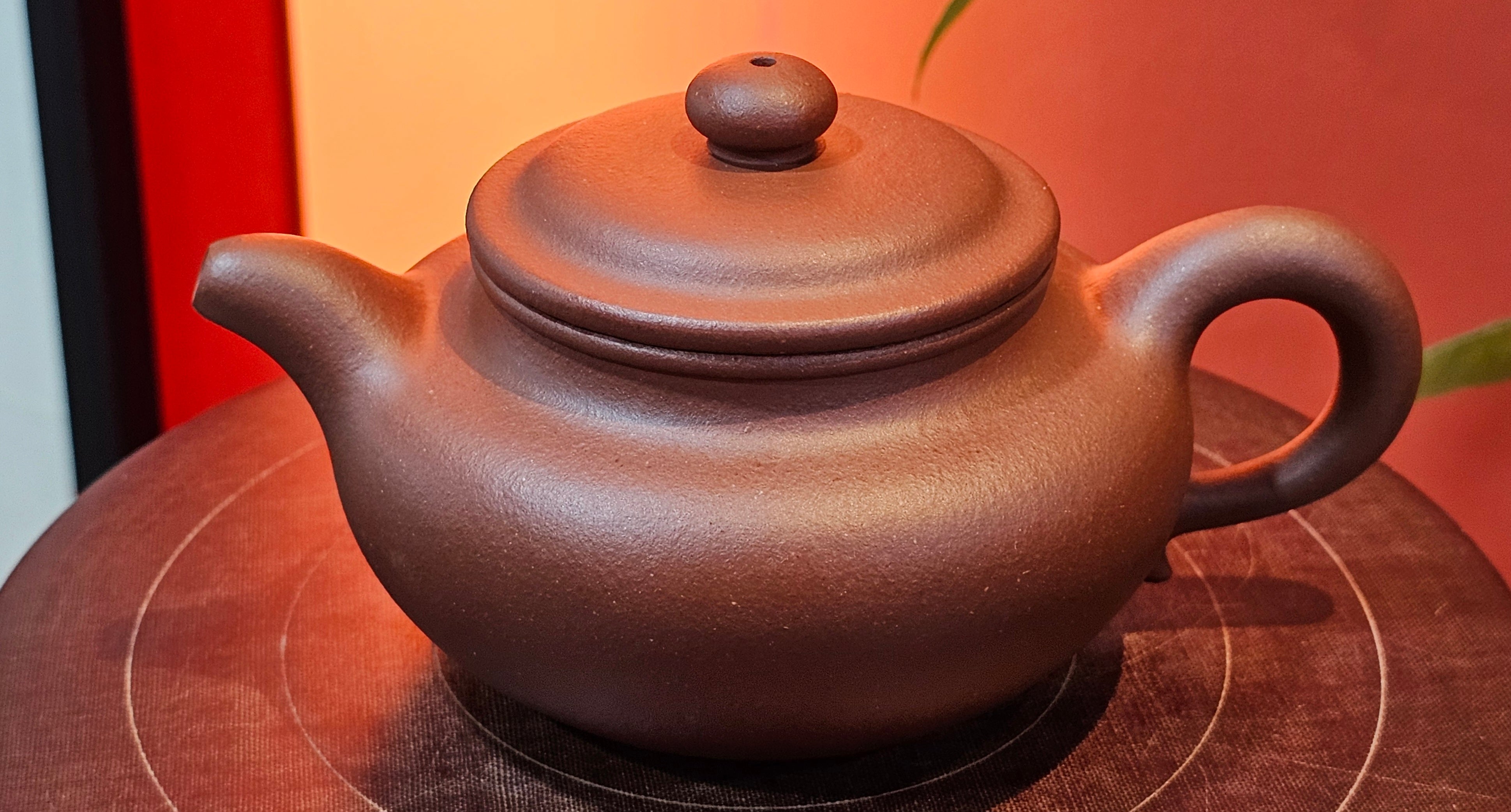 Fang Gu 仿古, 213.5ml, Di Cao Qing Zi Ni 底槽青紫泥, by our Collaborative Craftsman Chen Fa Chu 陈法初 ~!Congratulations to Mr E.A.! 2303hrs 10th Sept 2025, Colorado Springs, CO!