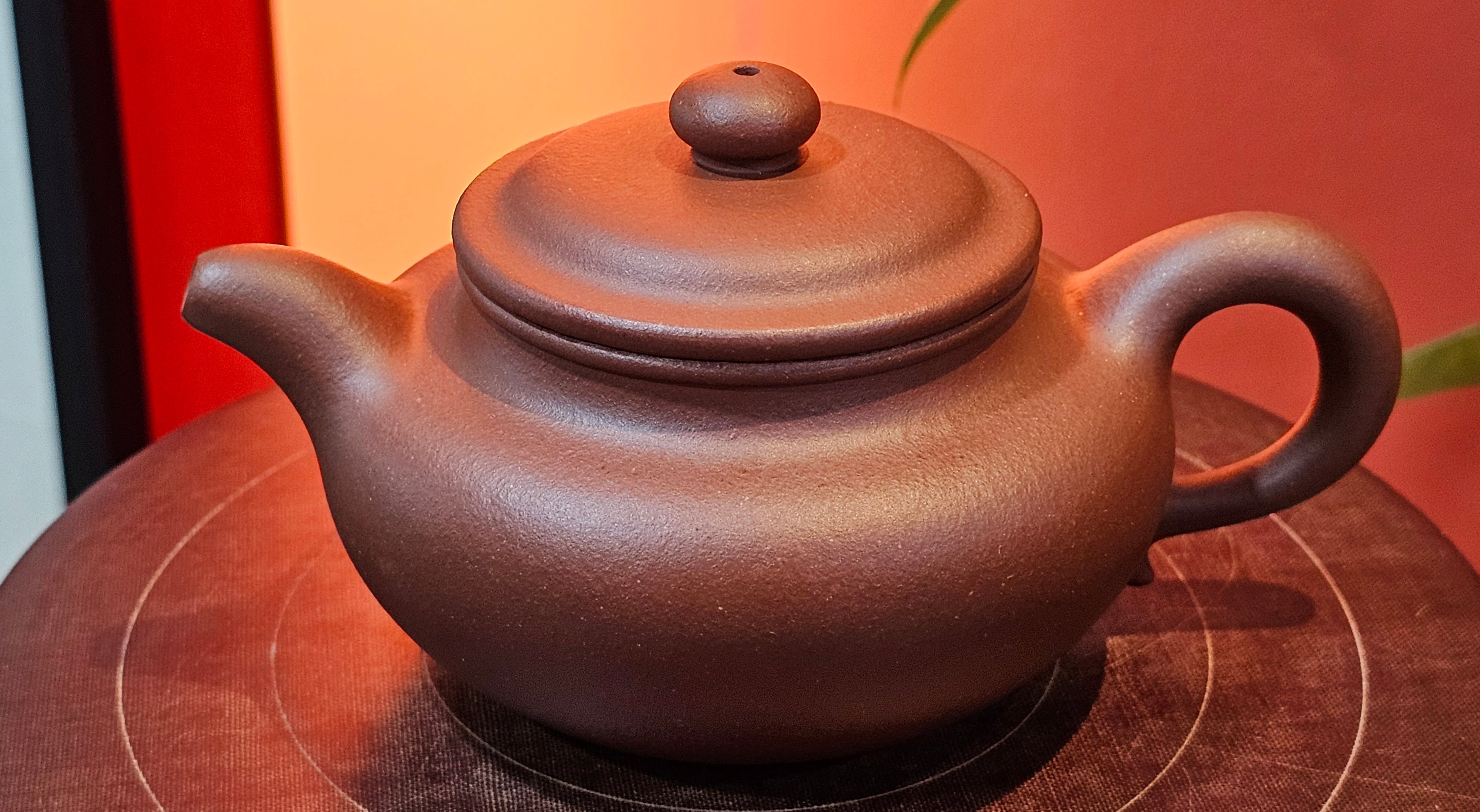 Fang Gu 仿古, 213.5ml, Di Cao Qing Zi Ni 底槽青紫泥, by our Collaborative Craftsman Chen Fa Chu 陈法初 ~!Congratulations to Mr E.A.! 2303hrs 10th Sept 2025, Colorado Springs, CO!