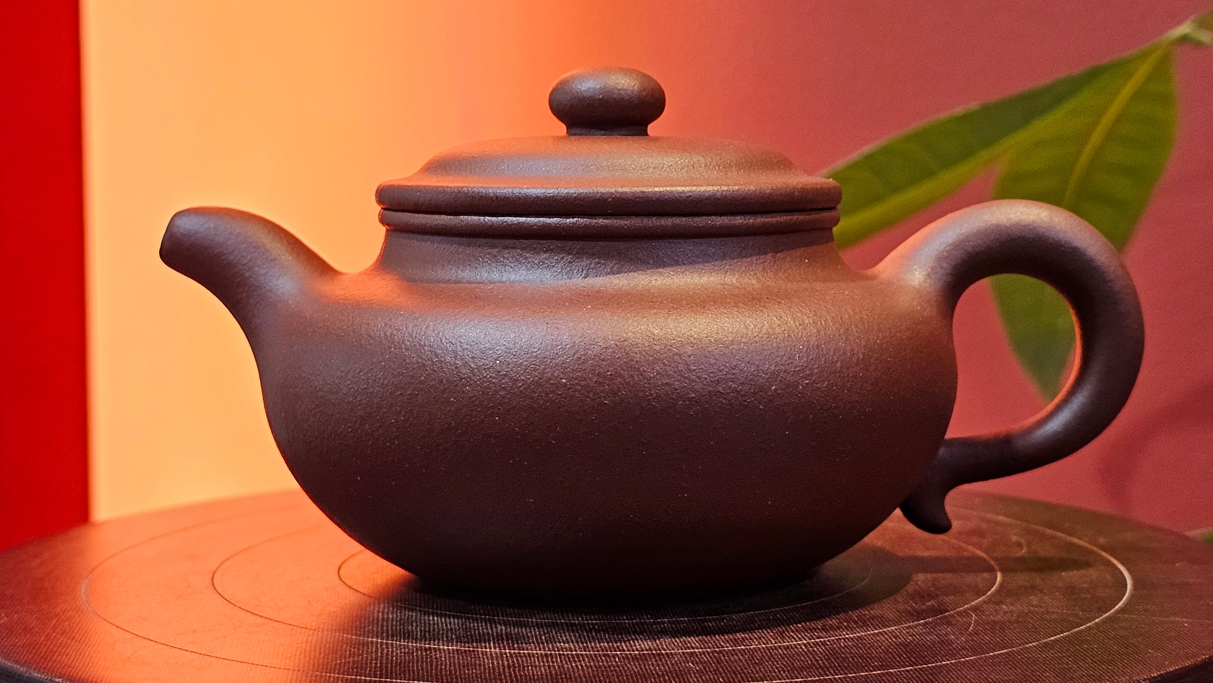 Fang Gu 仿古, 213.5ml, Di Cao Qing Zi Ni 底槽青紫泥, by our Collaborative Craftsman Chen Fa Chu 陈法初 ~!Congratulations to Mr E.A.! 2303hrs 10th Sept 2025, Colorado Springs, CO!