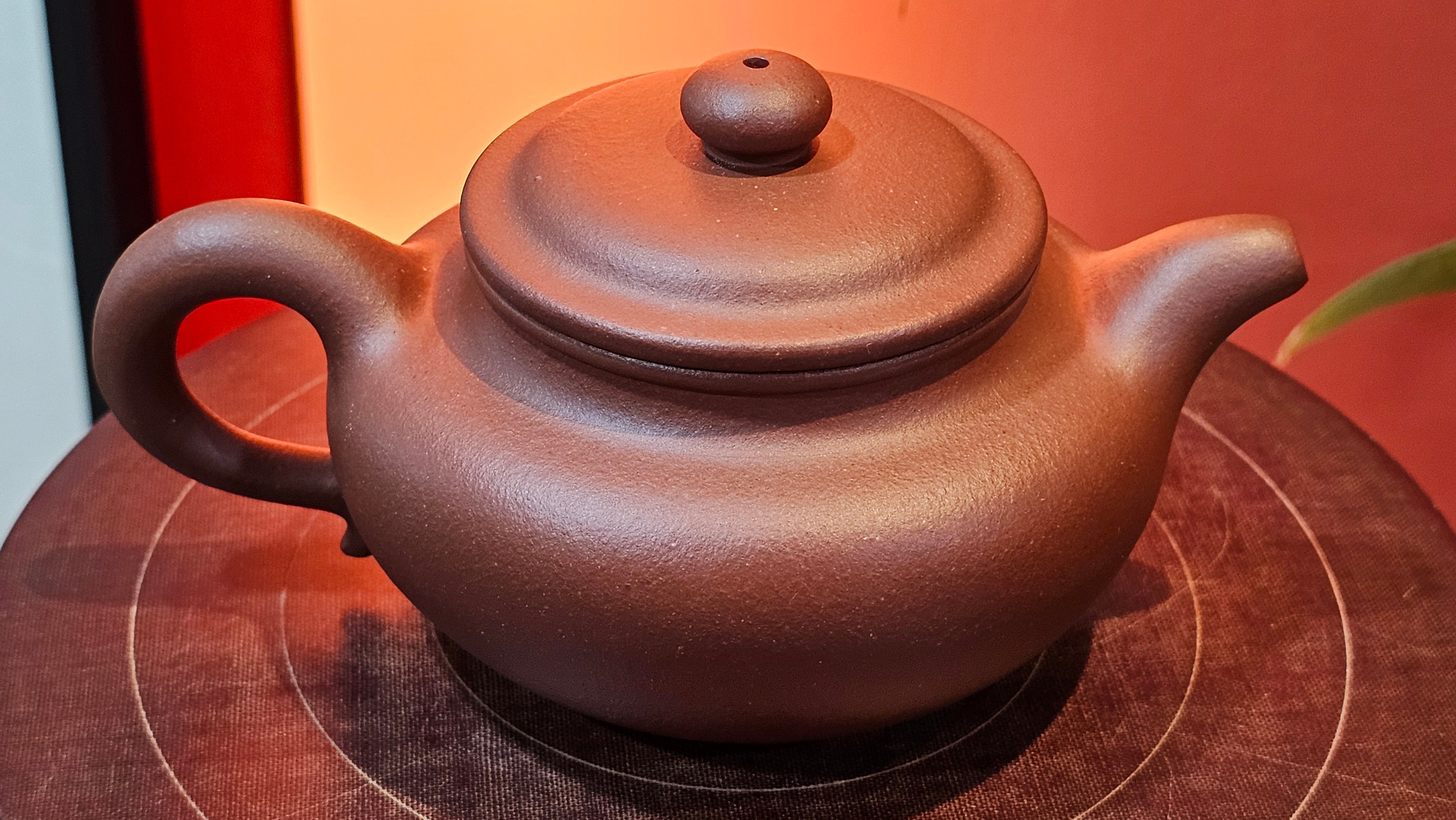 Fang Gu 仿古, 213.5ml, Di Cao Qing Zi Ni 底槽青紫泥, by our Collaborative Craftsman Chen Fa Chu 陈法初 ~!Congratulations to Mr E.A.! 2303hrs 10th Sept 2025, Colorado Springs, CO!