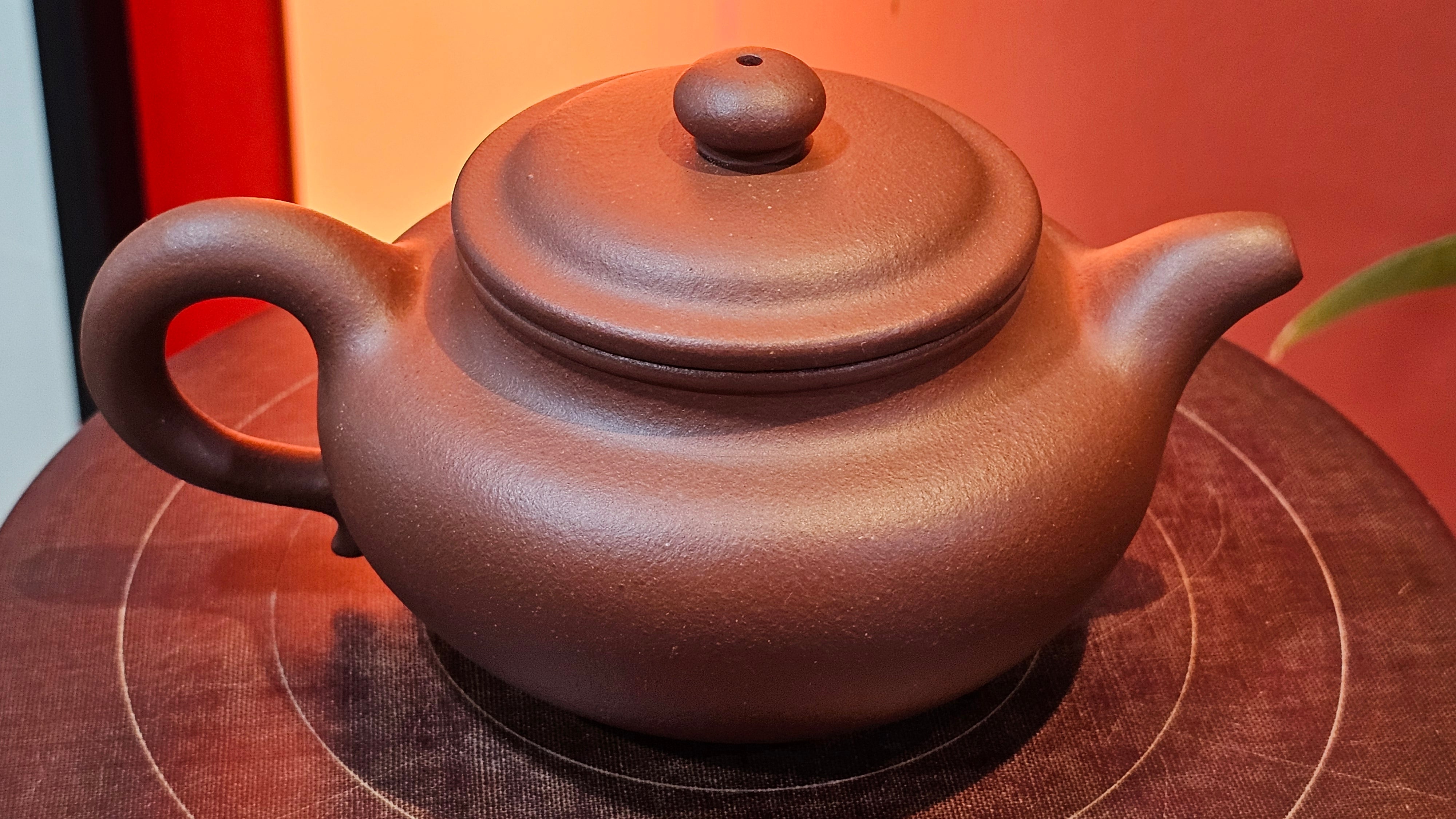 Fang Gu 仿古, 213.5ml, Di Cao Qing Zi Ni 底槽青紫泥, by our Collaborative Craftsman Chen Fa Chu 陈法初 ~!Congratulations to Mr E.A.! 2303hrs 10th Sept 2025, Colorado Springs, CO!