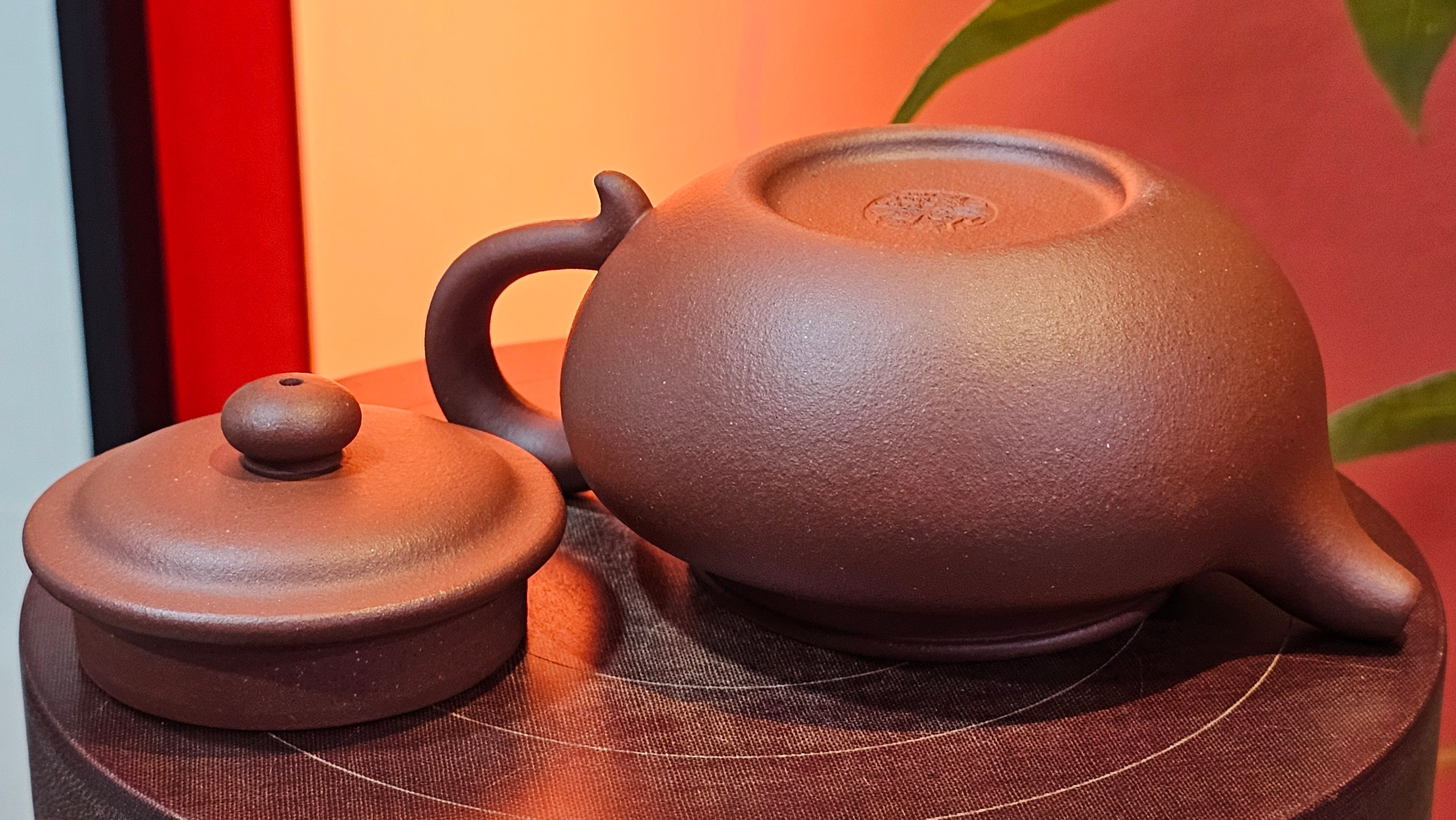 Fang Gu 仿古, 213.5ml, Di Cao Qing Zi Ni 底槽青紫泥, by our Collaborative Craftsman Chen Fa Chu 陈法初 ~!Congratulations to Mr E.A.! 2303hrs 10th Sept 2025, Colorado Springs, CO!