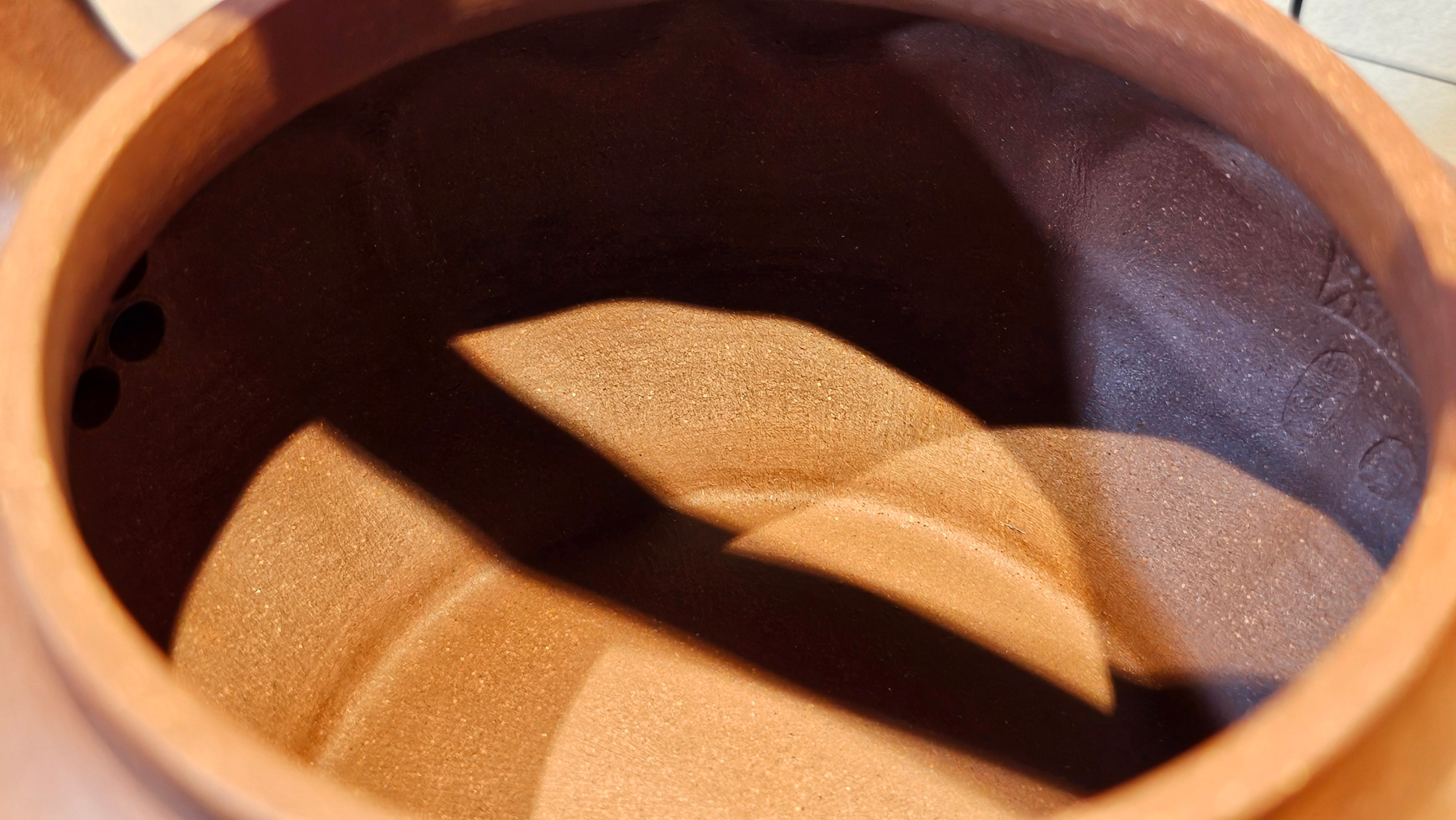 《禅意提梁》"Chan Yi Ti Liang~ Meditative Enlightenment:Top Handle", 493.3ml, ~ Crafted by L3A Master Consummate Artist Li Yan Ru 李艳如。