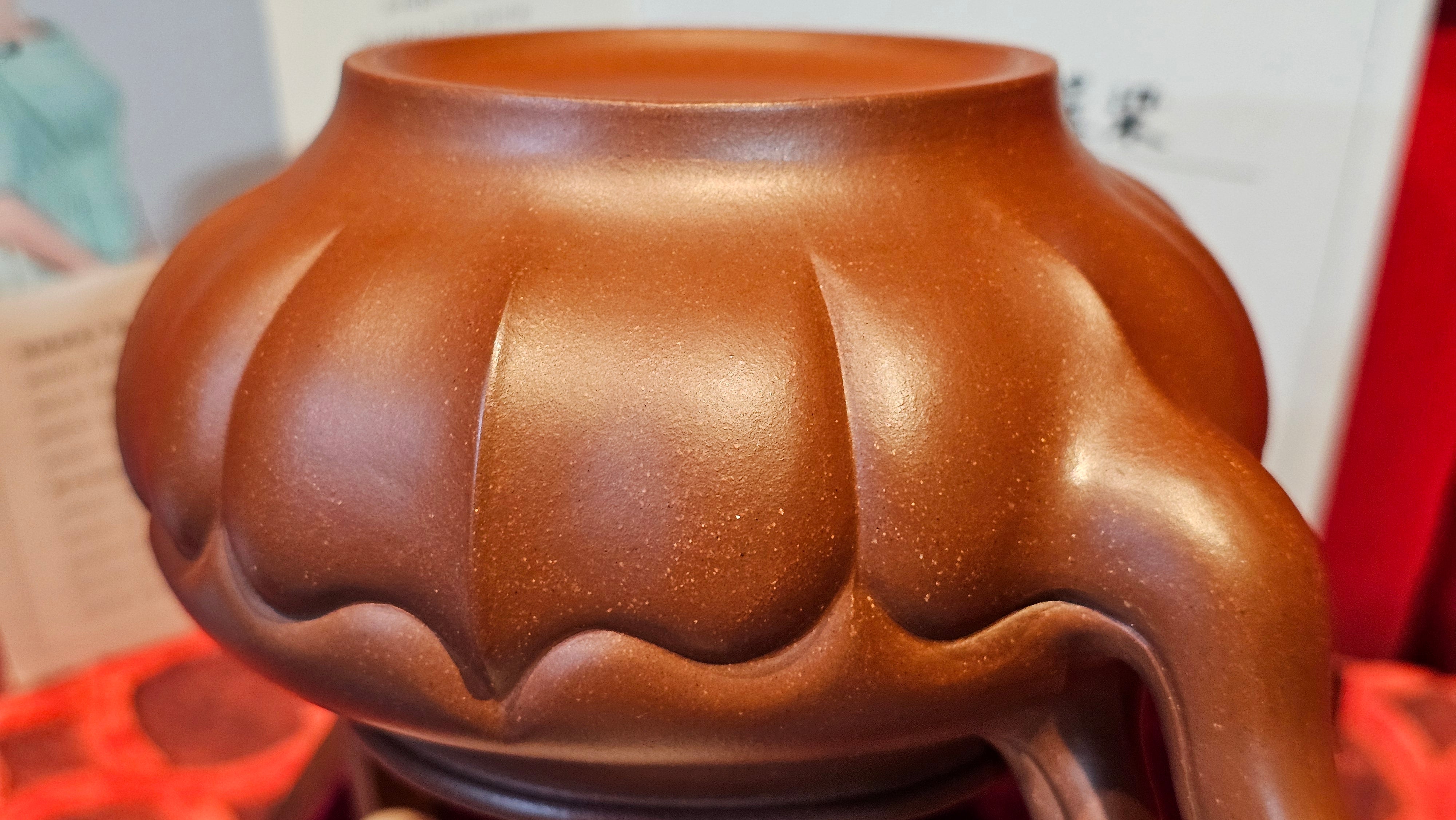 《禅意提梁》"Chan Yi Ti Liang~ Meditative Enlightenment:Top Handle", 493.3ml, ~ Crafted by L3A Master Consummate Artist Li Yan Ru 李艳如。