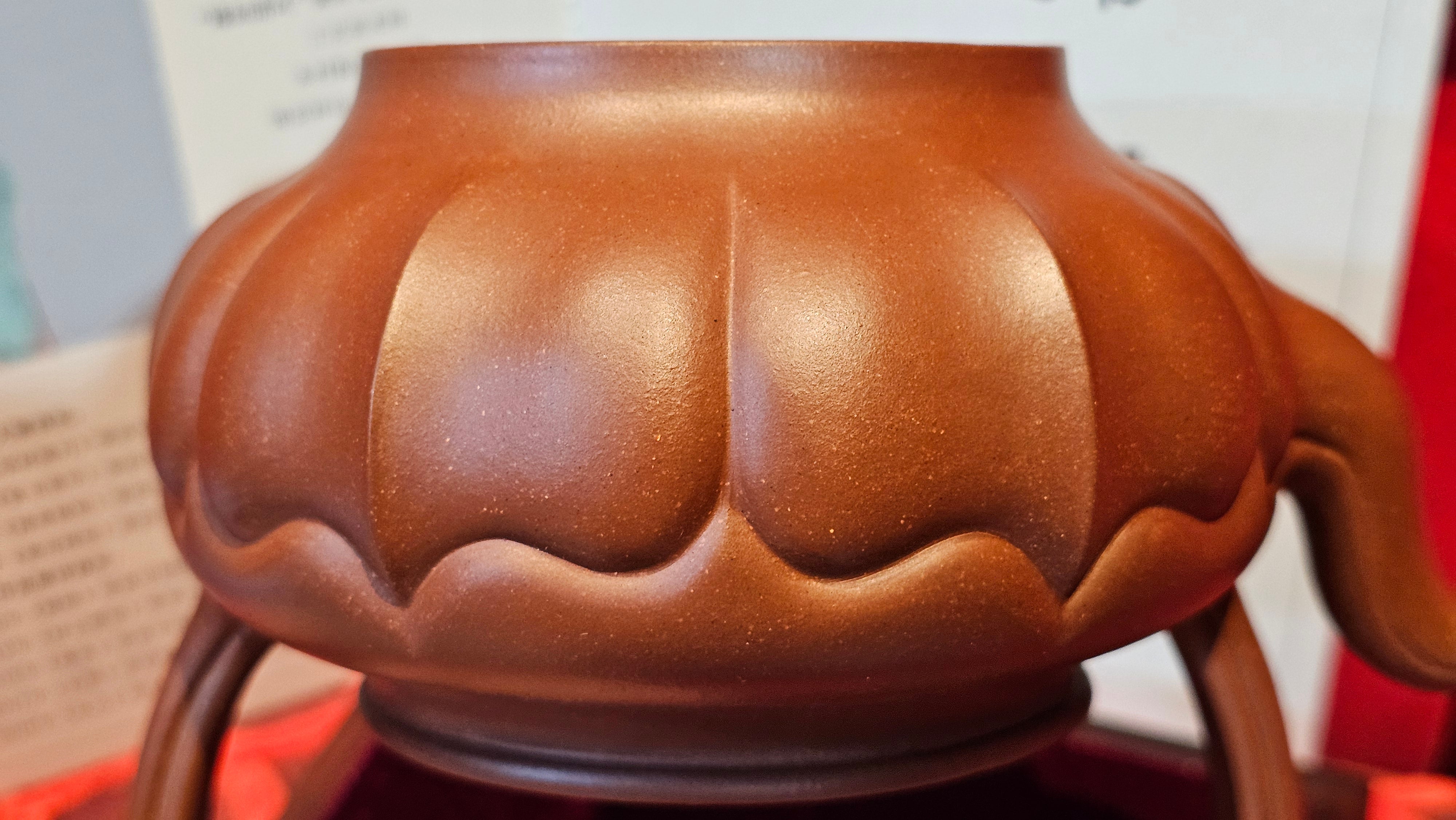 《禅意提梁》"Chan Yi Ti Liang~ Meditative Enlightenment:Top Handle", 493.3ml, ~ Crafted by L3A Master Consummate Artist Li Yan Ru 李艳如。