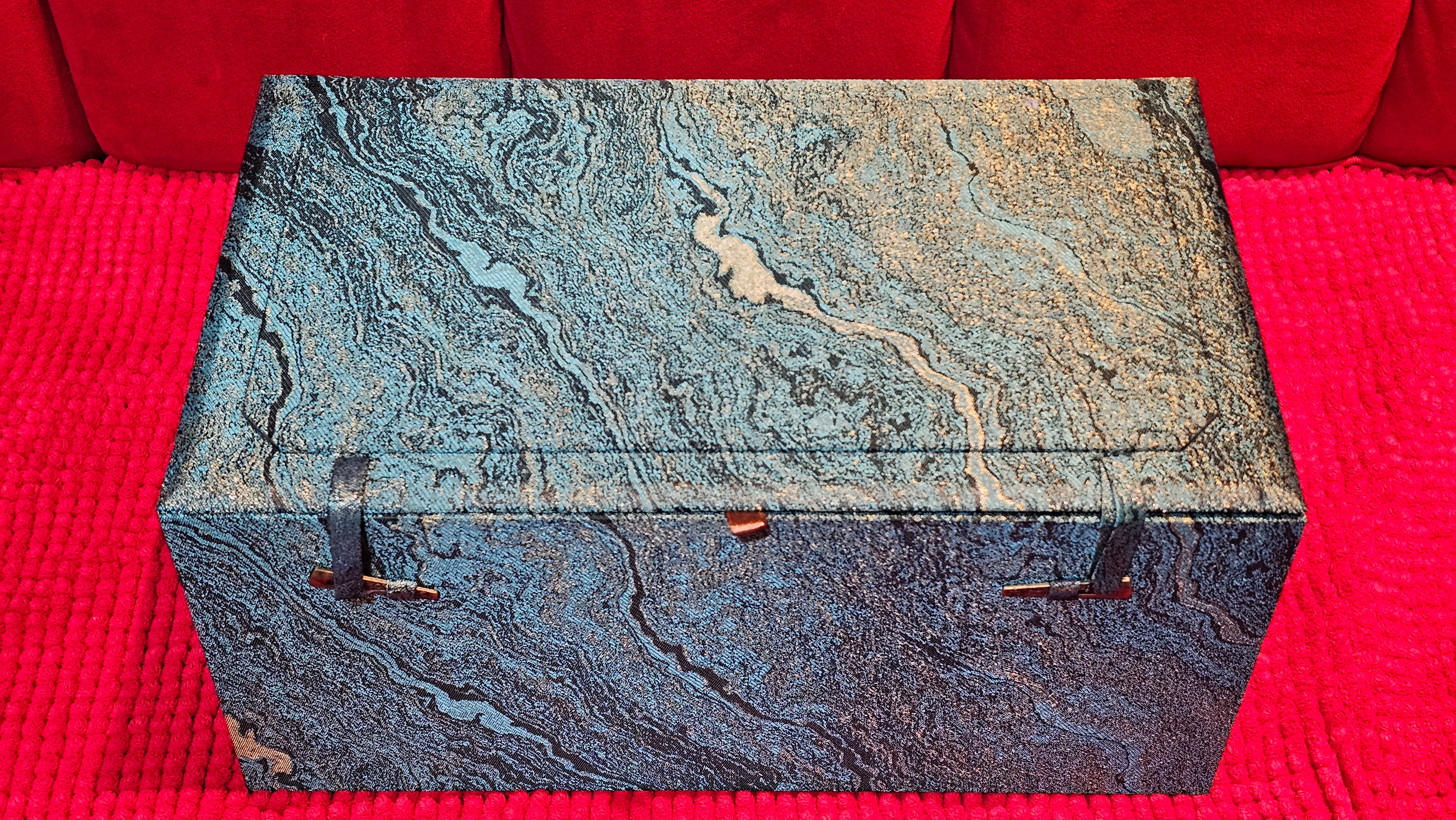 《禅意提梁》"Chan Yi Ti Liang~ Meditative Enlightenment:Top Handle", 493.3ml, ~ Crafted by L3A Master Consummate Artist Li Yan Ru 李艳如。