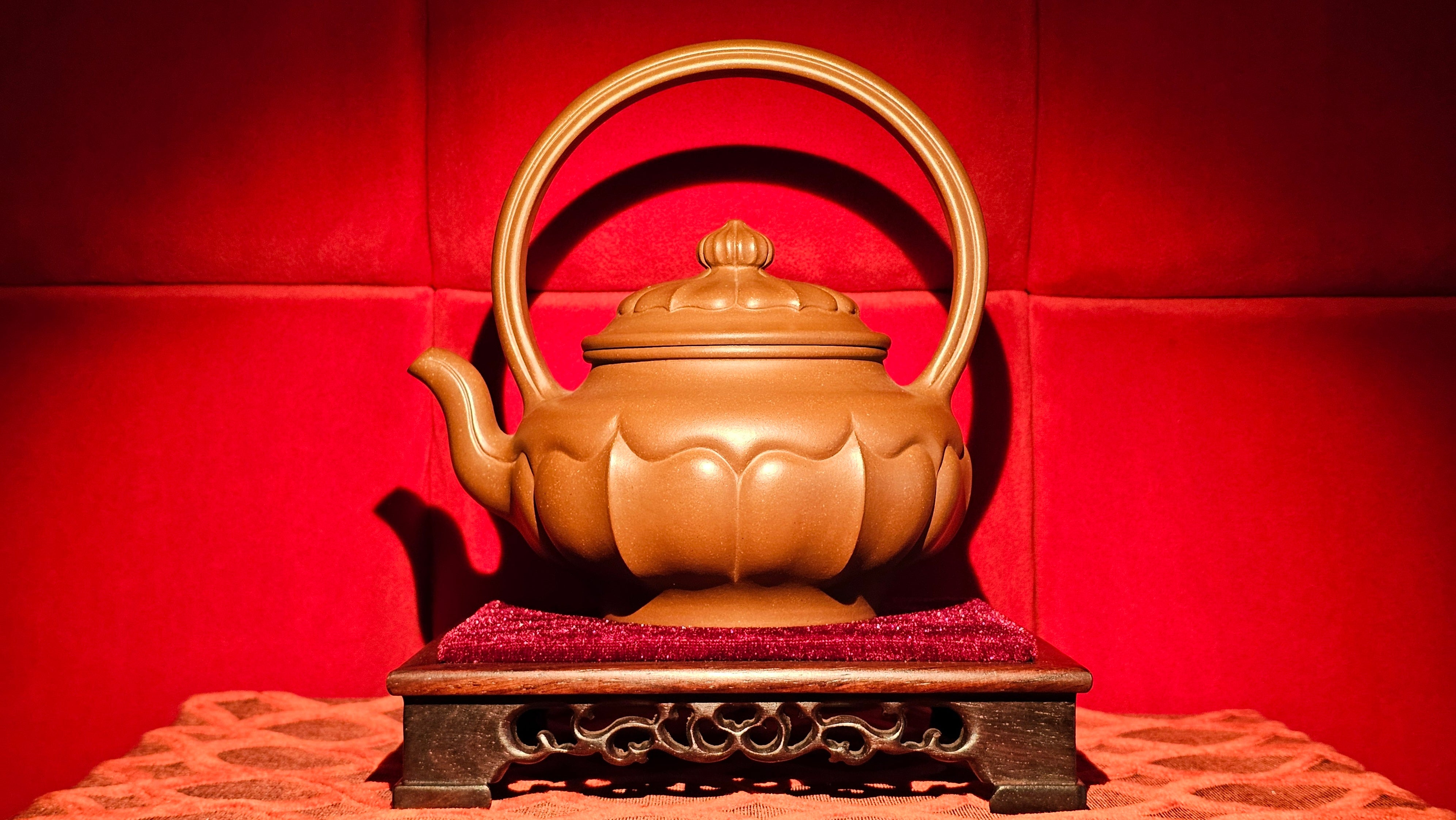 《禅意提梁》"Chan Yi Ti Liang~ Meditative Enlightenment:Top Handle", 493.3ml, ~ Crafted by L3A Master Consummate Artist Li Yan Ru 李艳如。