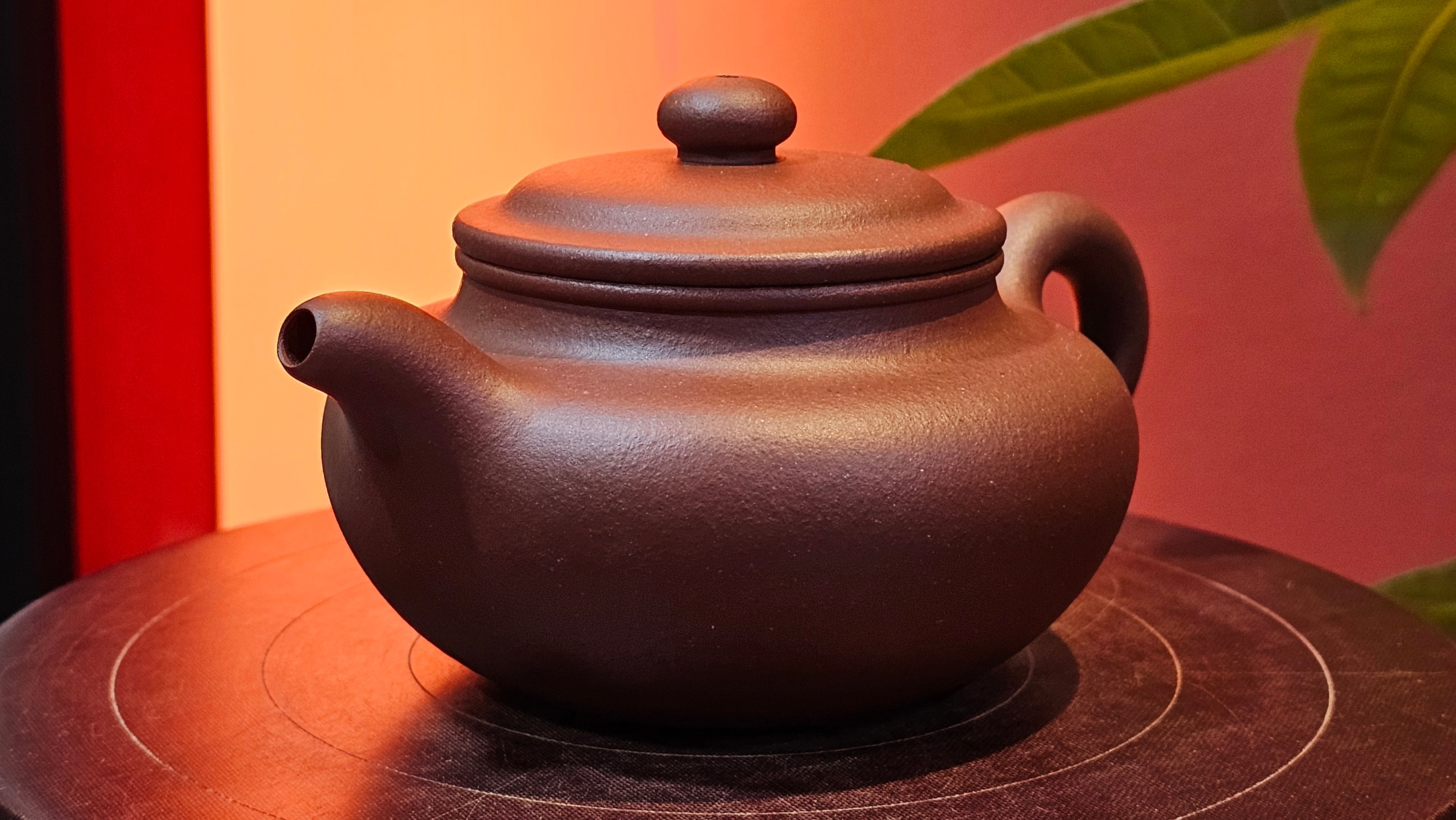 Fang Gu 仿古, 213.5ml, Di Cao Qing Zi Ni 底槽青紫泥, by our Collaborative Craftsman Chen Fa Chu 陈法初 ~!Congratulations to Mr E.A.! 2303hrs 10th Sept 2025, Colorado Springs, CO!