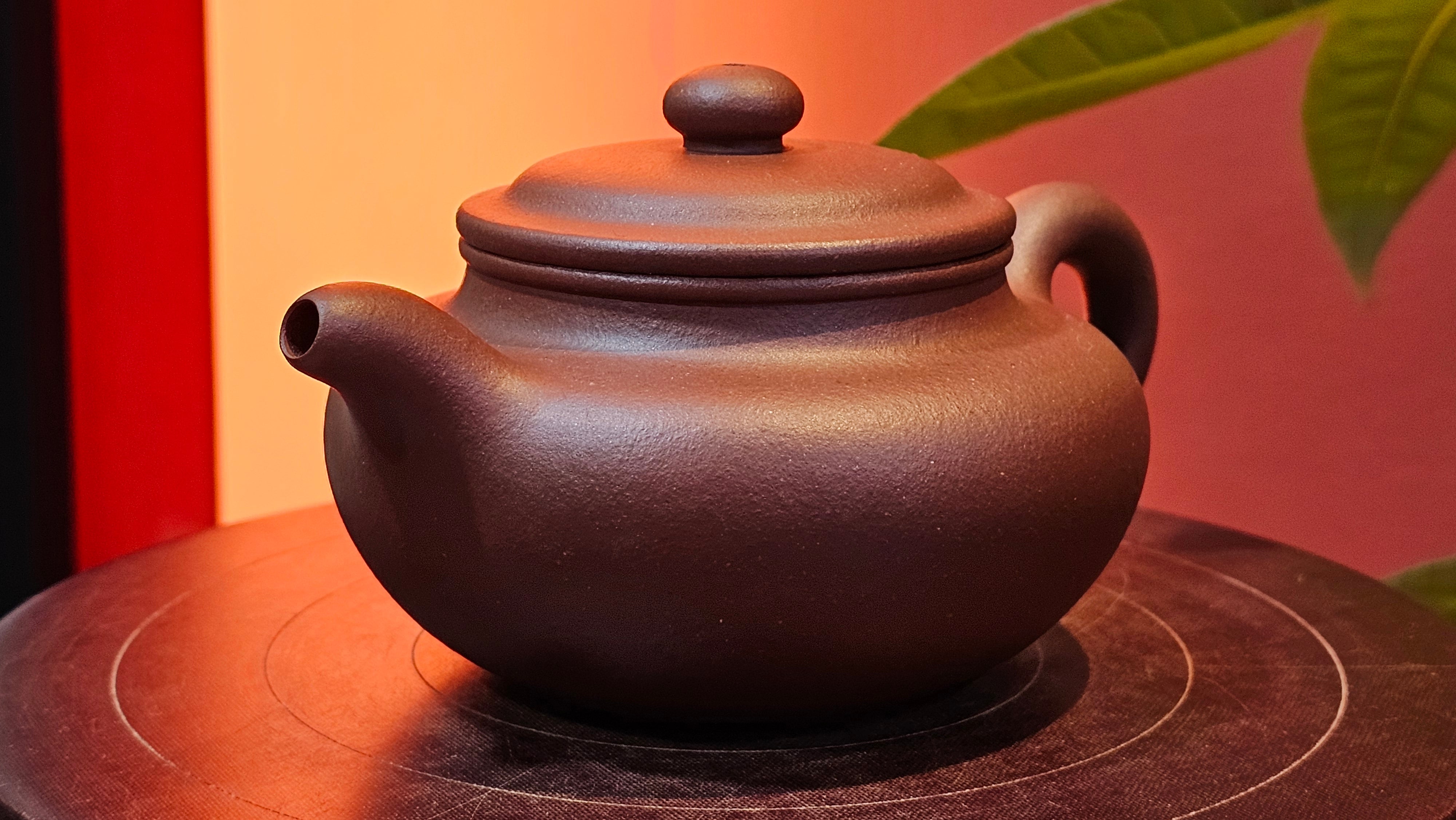 Fang Gu 仿古, 213.5ml, Di Cao Qing Zi Ni 底槽青紫泥, by our Collaborative Craftsman Chen Fa Chu 陈法初 ~!Congratulations to Mr E.A.! 2303hrs 10th Sept 2025, Colorado Springs, CO!