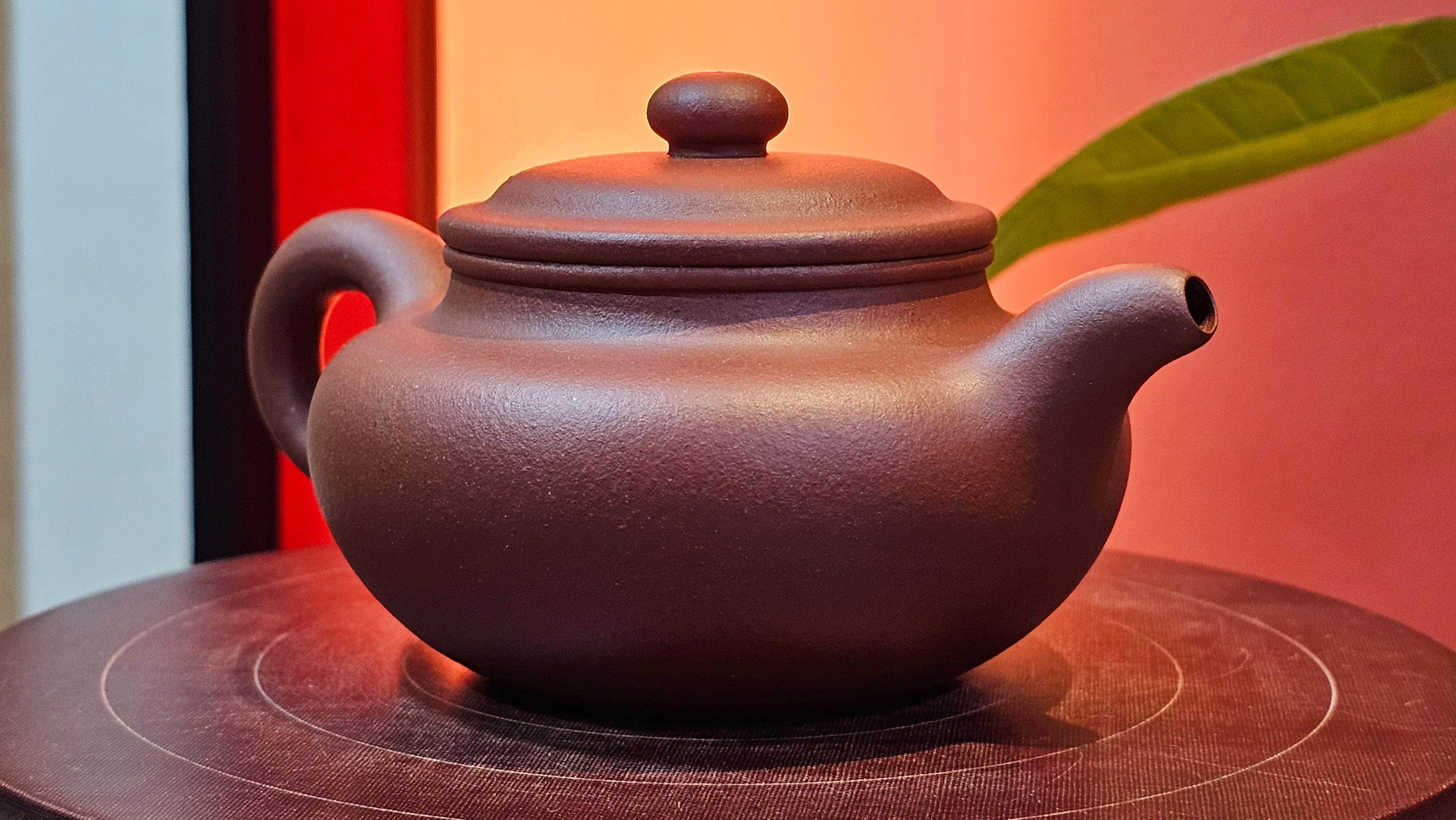 Fang Gu 仿古, 213.5ml, Di Cao Qing Zi Ni 底槽青紫泥, by our Collaborative Craftsman Chen Fa Chu 陈法初 ~!Congratulations to Mr E.A.! 2303hrs 10th Sept 2025, Colorado Springs, CO!