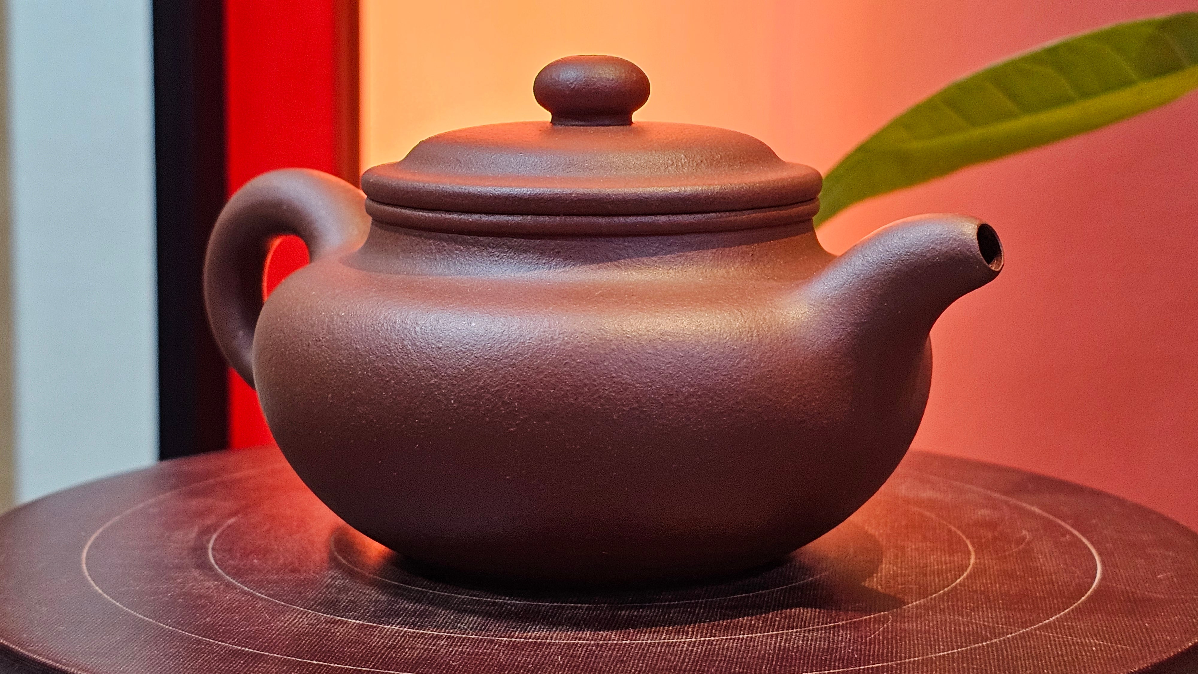 Fang Gu 仿古, 213.5ml, Di Cao Qing Zi Ni 底槽青紫泥, by our Collaborative Craftsman Chen Fa Chu 陈法初 ~!Congratulations to Mr E.A.! 2303hrs 10th Sept 2025, Colorado Springs, CO!