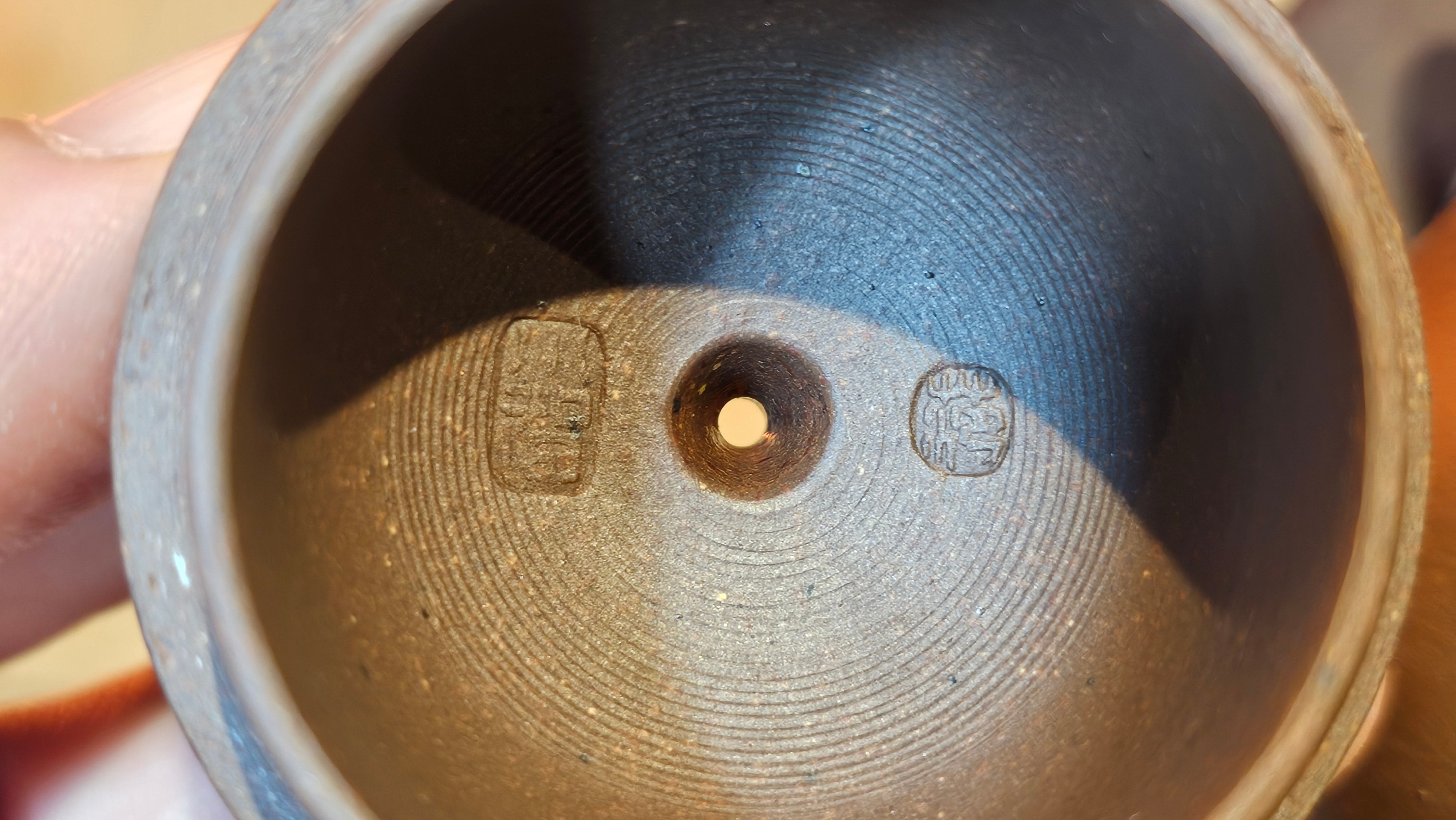 Gao Pan 高番, 136.1ml (very well-weighted bottom, stable!), Zi Ni (Low Sieve Count) 紫泥(低目数), by our Craftsman Fan Xiao Zhi 范小智 ~!Congratulations to!Ms N.S., 1608hrs 24th Sept 2025, Los Angeles, CA!