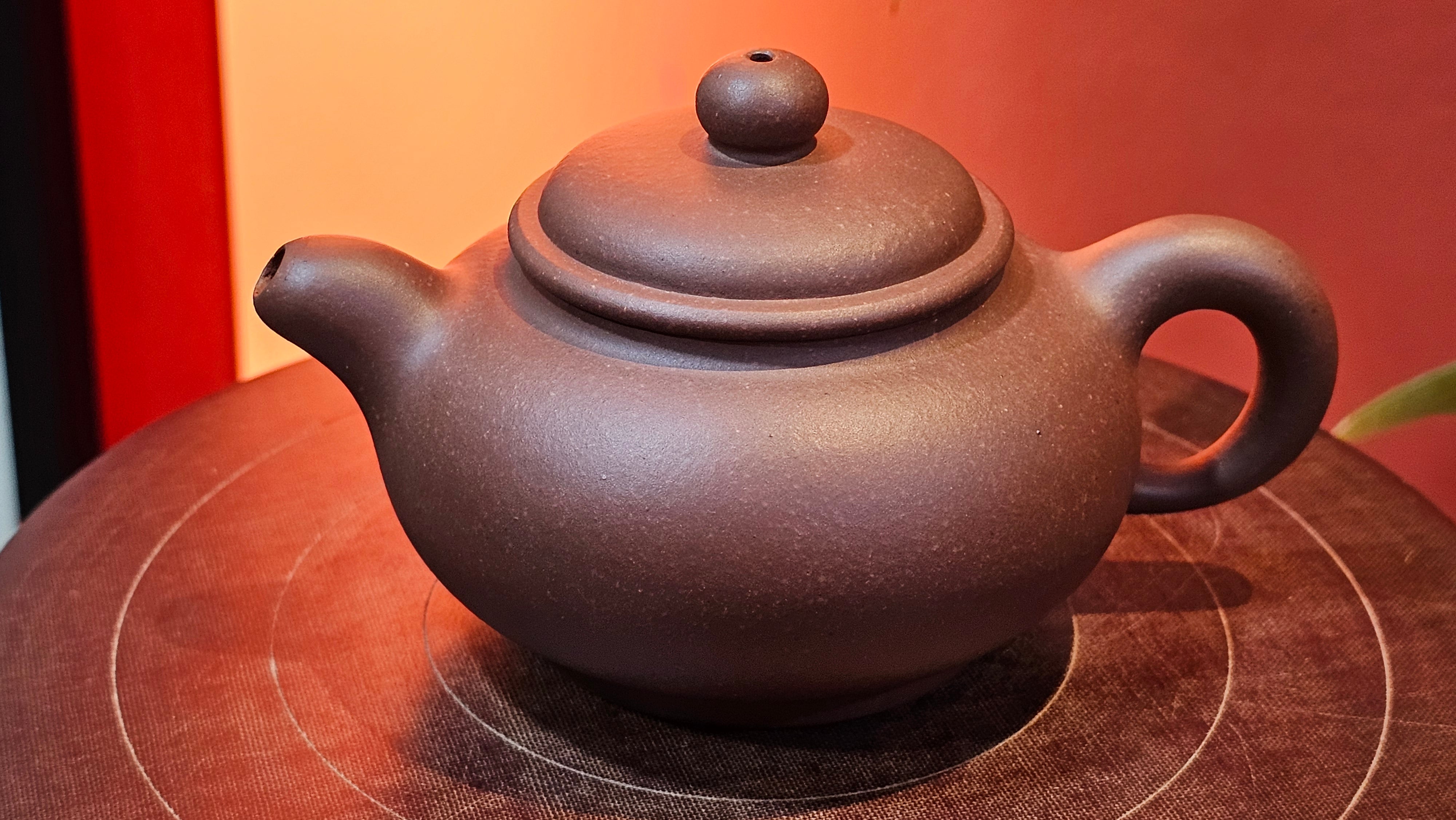 Xuan Zhu Hu 玄珠壶, 140.1ml, Zi Ni 紫泥, by our Craftsman Fan Xiao Zhi 范小智 ~ Congratulations!to Mr A.D., 1954hrs 9th Sept 2025, Old Bridge, NJ!