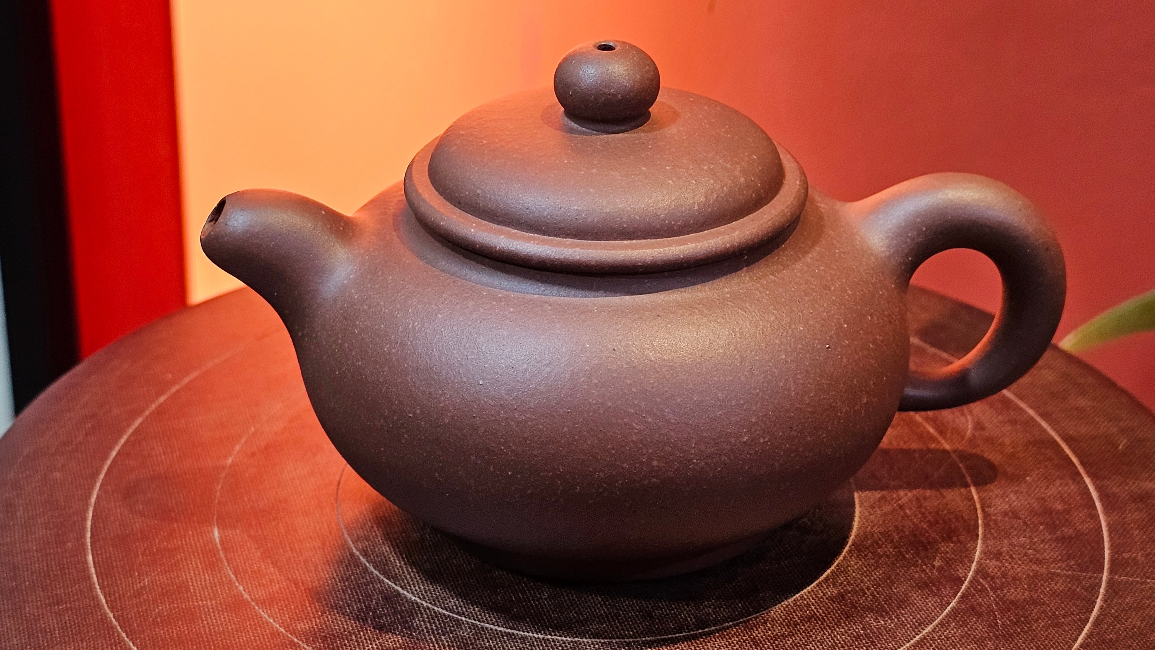 Xuan Zhu Hu 玄珠壶, 140.1ml, Zi Ni 紫泥, by our Craftsman Fan Xiao Zhi 范小智 ~ Congratulations!to Mr A.D., 1954hrs 9th Sept 2025, Old Bridge, NJ!