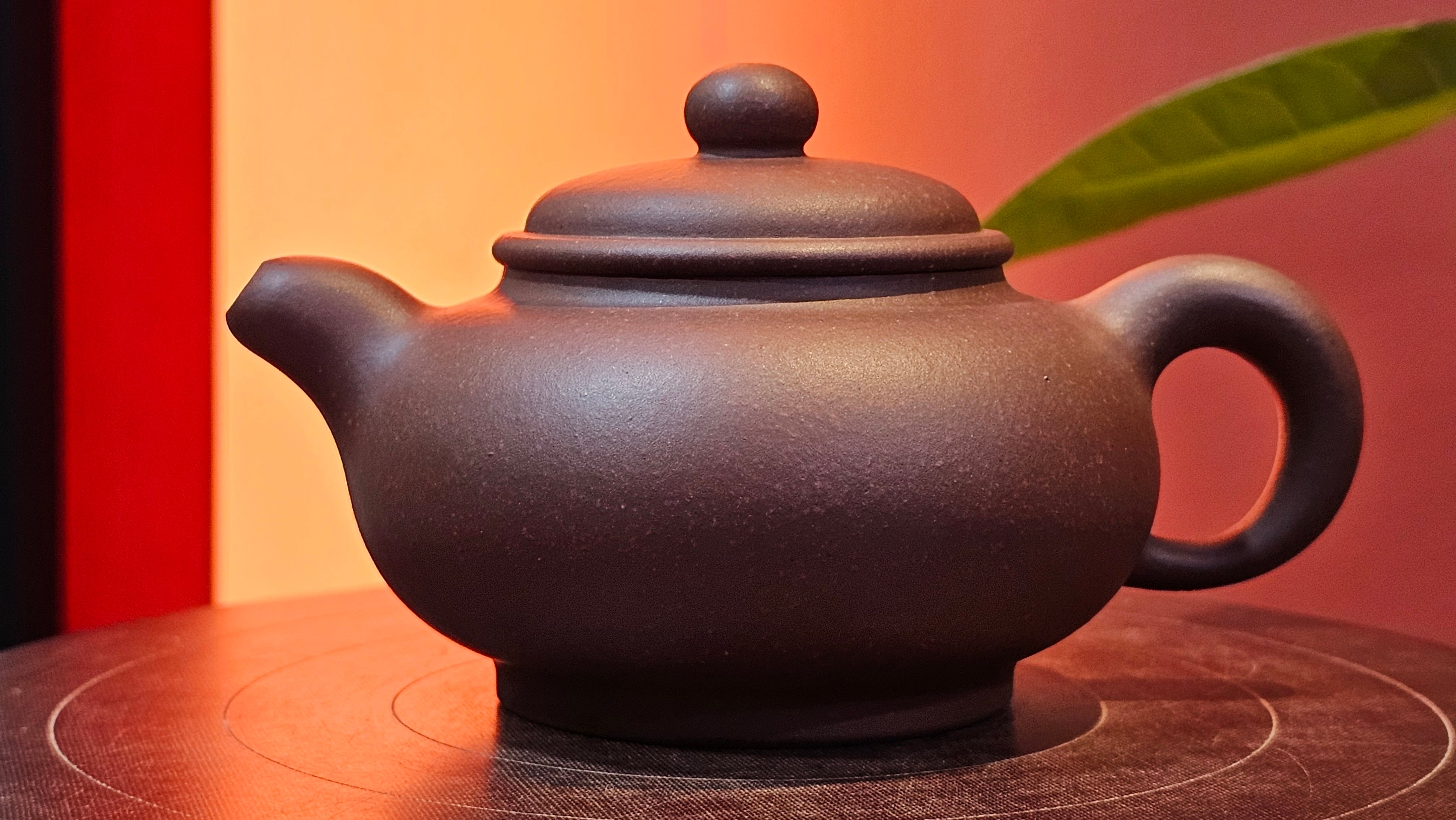 Xuan Zhu Hu 玄珠壶, 140.1ml, Zi Ni 紫泥, by our Craftsman Fan Xiao Zhi 范小智 ~ Congratulations!to Mr A.D., 1954hrs 9th Sept 2025, Old Bridge, NJ!