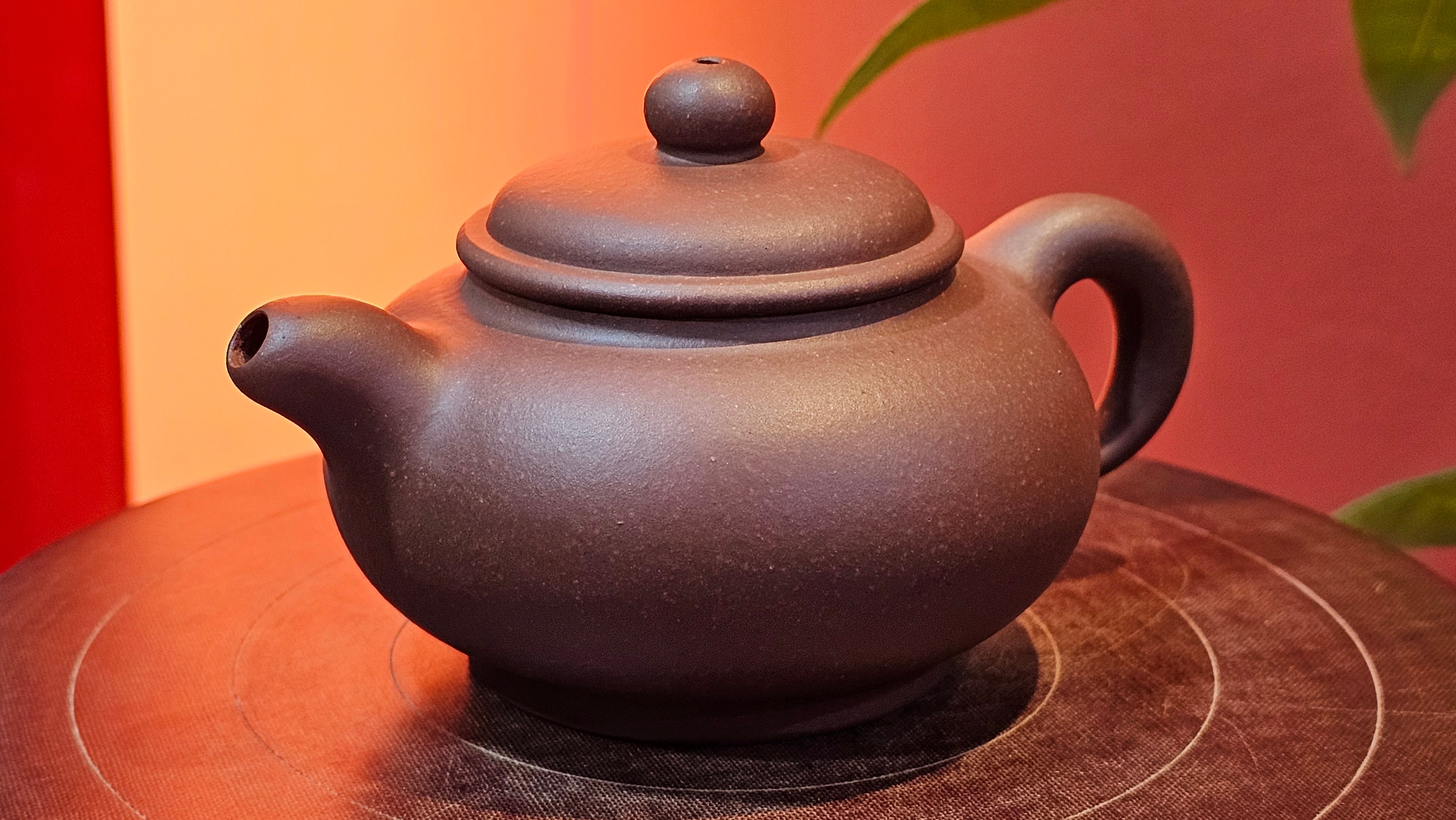 Xuan Zhu Hu 玄珠壶, 140.1ml, Zi Ni 紫泥, by our Craftsman Fan Xiao Zhi 范小智 ~ Congratulations!to Mr A.D., 1954hrs 9th Sept 2025, Old Bridge, NJ!