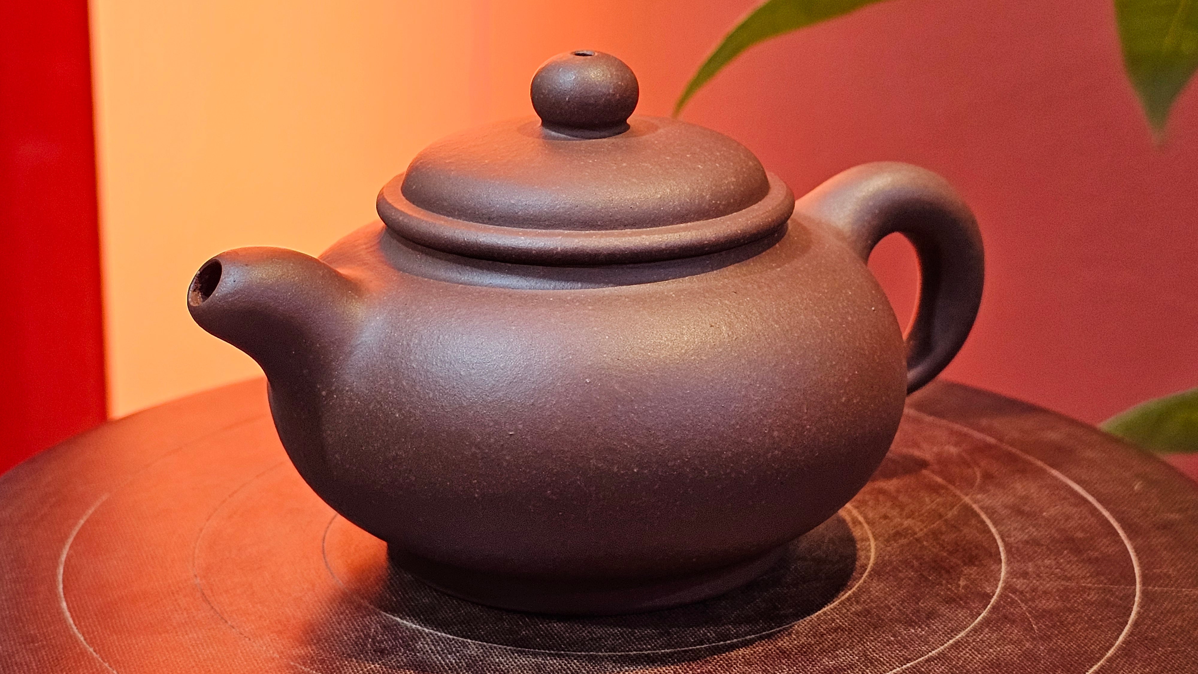 Xuan Zhu Hu 玄珠壶, 140.1ml, Zi Ni 紫泥, by our Craftsman Fan Xiao Zhi 范小智 ~ Congratulations!to Mr A.D., 1954hrs 9th Sept 2025, Old Bridge, NJ!