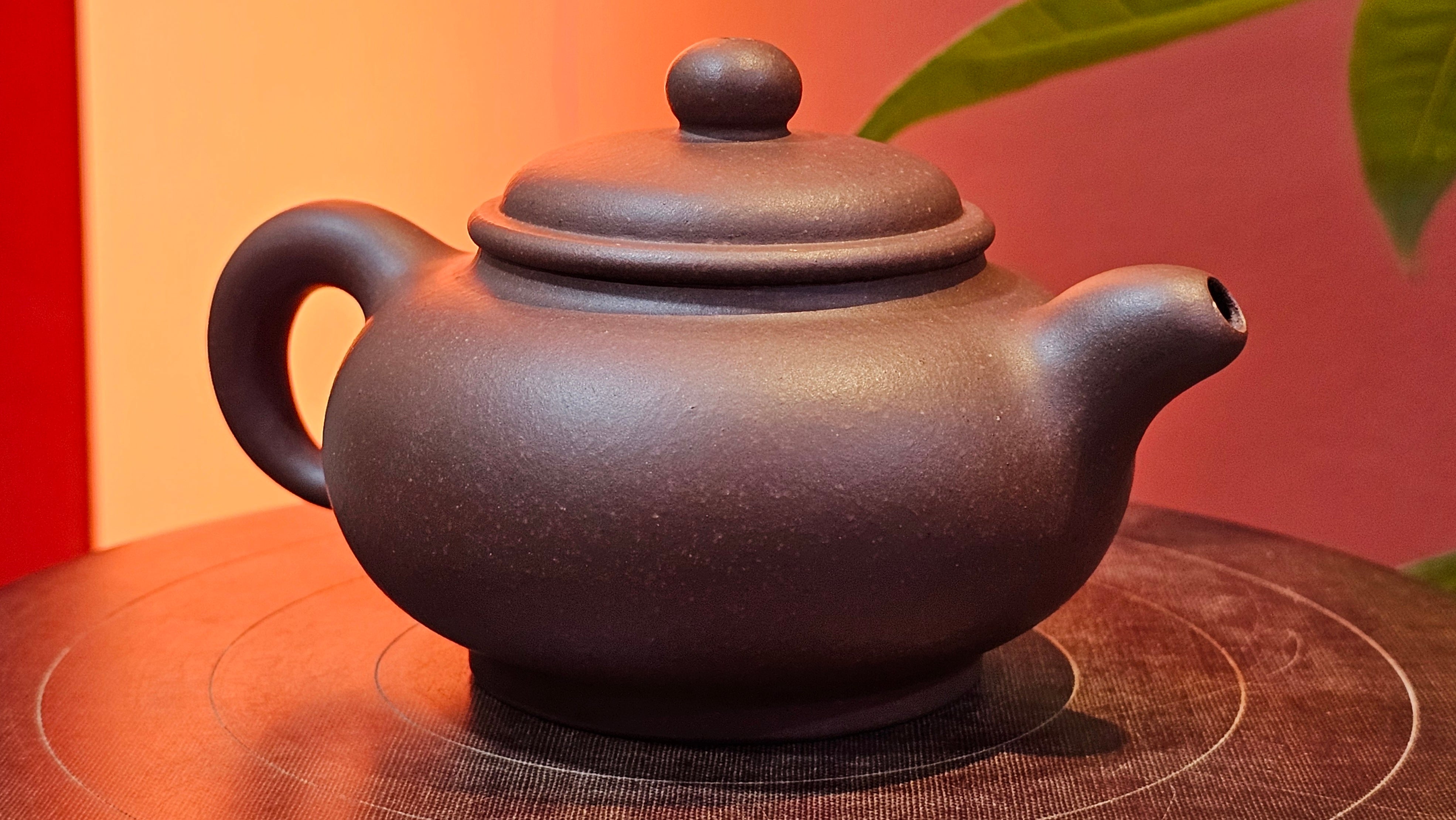 Xuan Zhu Hu 玄珠壶, 140.1ml, Zi Ni 紫泥, by our Craftsman Fan Xiao Zhi 范小智 ~ Congratulations!to Mr A.D., 1954hrs 9th Sept 2025, Old Bridge, NJ!