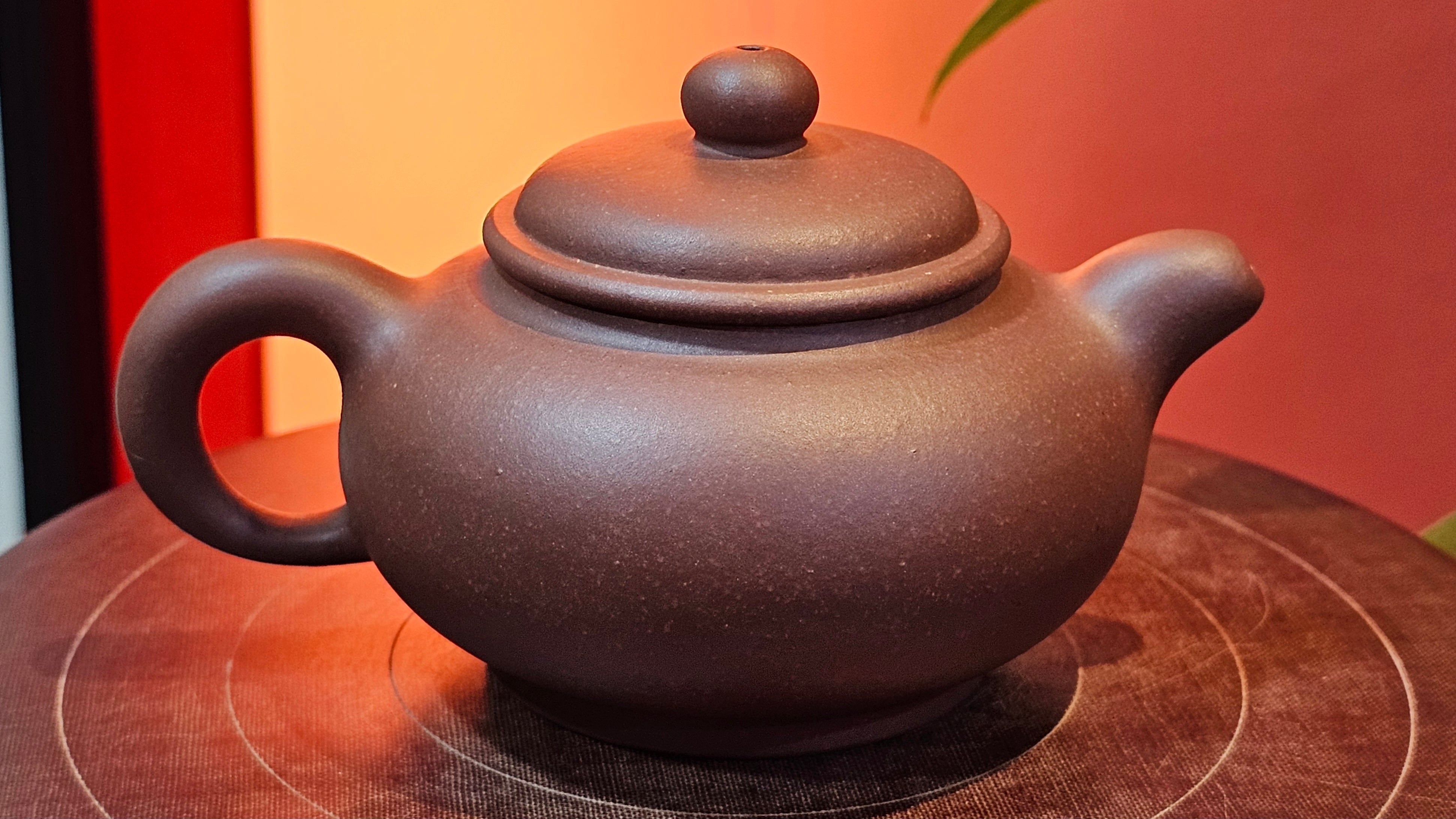 Xuan Zhu Hu 玄珠壶, 140.1ml, Zi Ni 紫泥, by our Craftsman Fan Xiao Zhi 范小智 ~ Congratulations!to Mr A.D., 1954hrs 9th Sept 2025, Old Bridge, NJ!