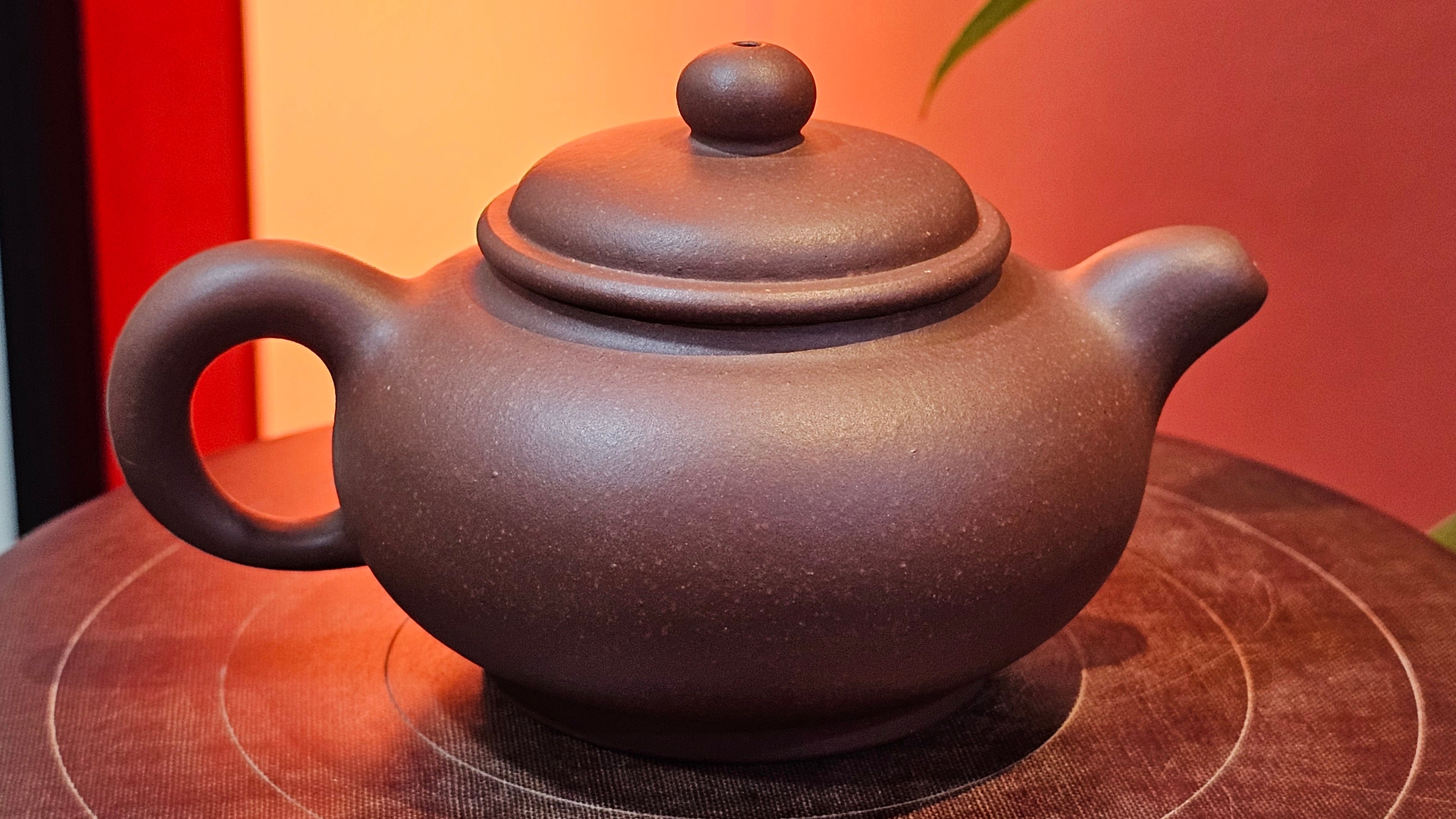 Xuan Zhu Hu 玄珠壶, 140.1ml, Zi Ni 紫泥, by our Craftsman Fan Xiao Zhi 范小智 ~ Congratulations!to Mr A.D., 1954hrs 9th Sept 2025, Old Bridge, NJ!