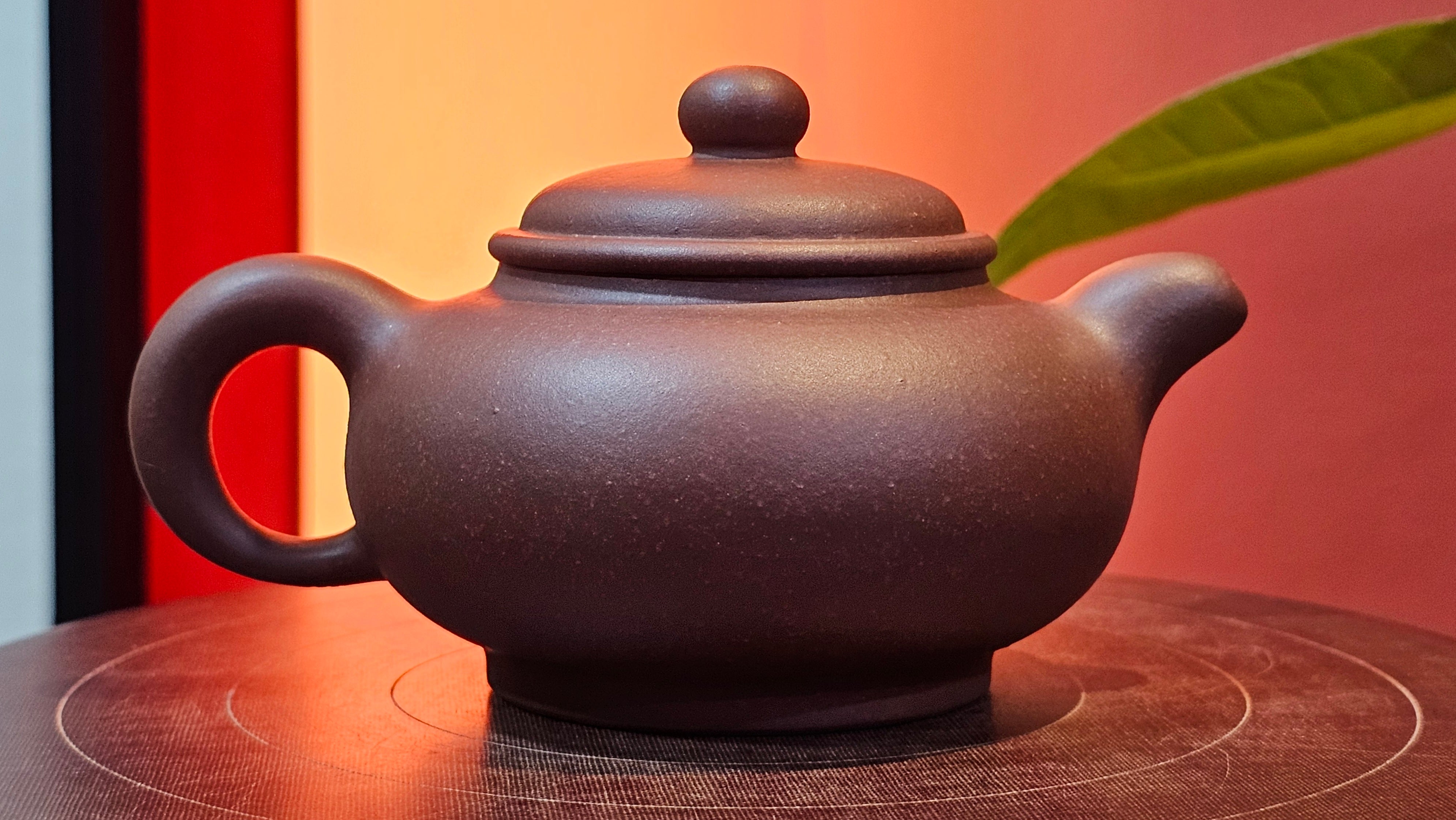 Xuan Zhu Hu 玄珠壶, 140.1ml, Zi Ni 紫泥, by our Craftsman Fan Xiao Zhi 范小智 ~ Congratulations!to Mr A.D., 1954hrs 9th Sept 2025, Old Bridge, NJ!