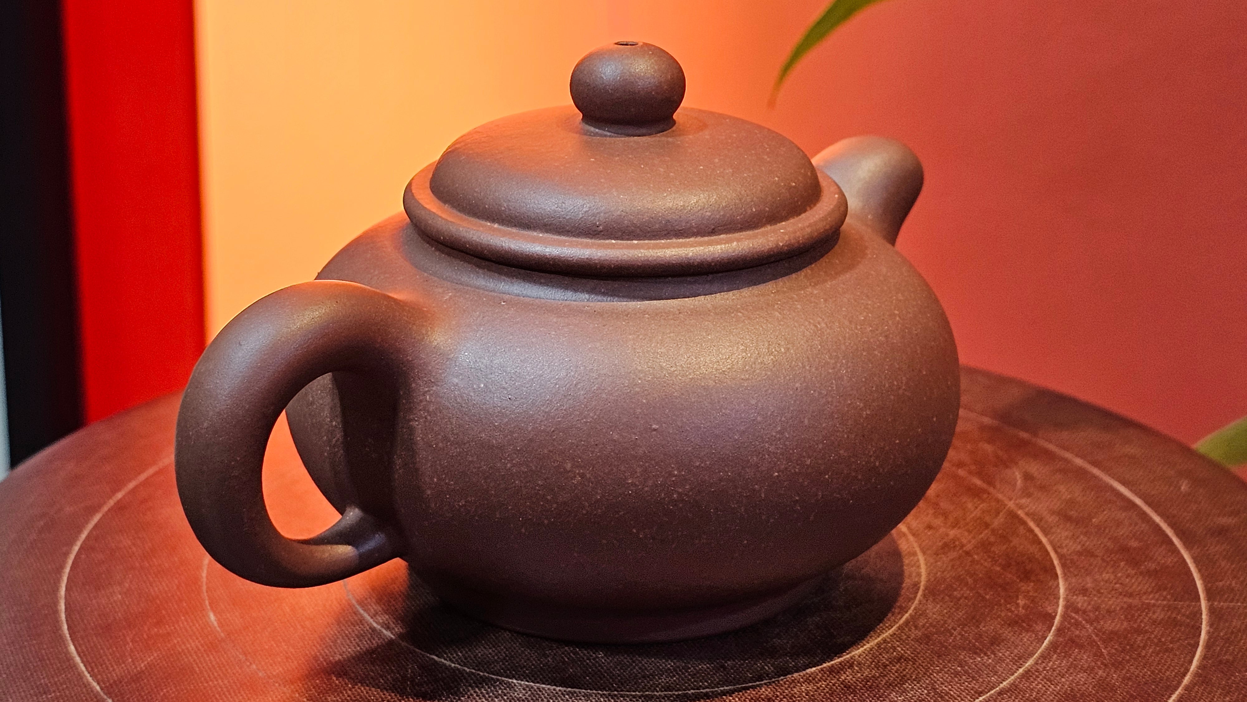 Xuan Zhu Hu 玄珠壶, 140.1ml, Zi Ni 紫泥, by our Craftsman Fan Xiao Zhi 范小智 ~ Congratulations!to Mr A.D., 1954hrs 9th Sept 2025, Old Bridge, NJ!