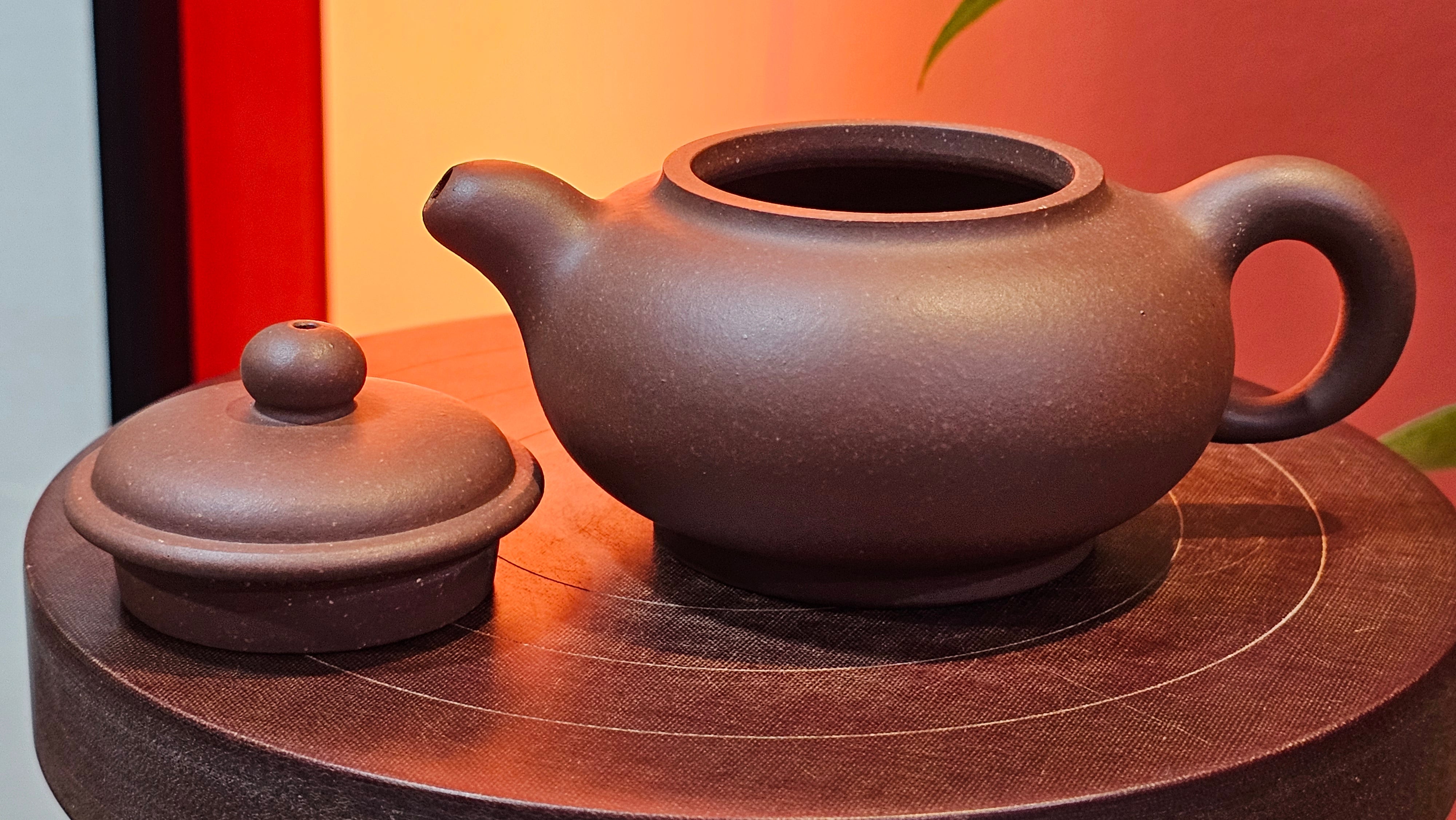 Xuan Zhu Hu 玄珠壶, 140.1ml, Zi Ni 紫泥, by our Craftsman Fan Xiao Zhi 范小智 ~ Congratulations!to Mr A.D., 1954hrs 9th Sept 2025, Old Bridge, NJ!