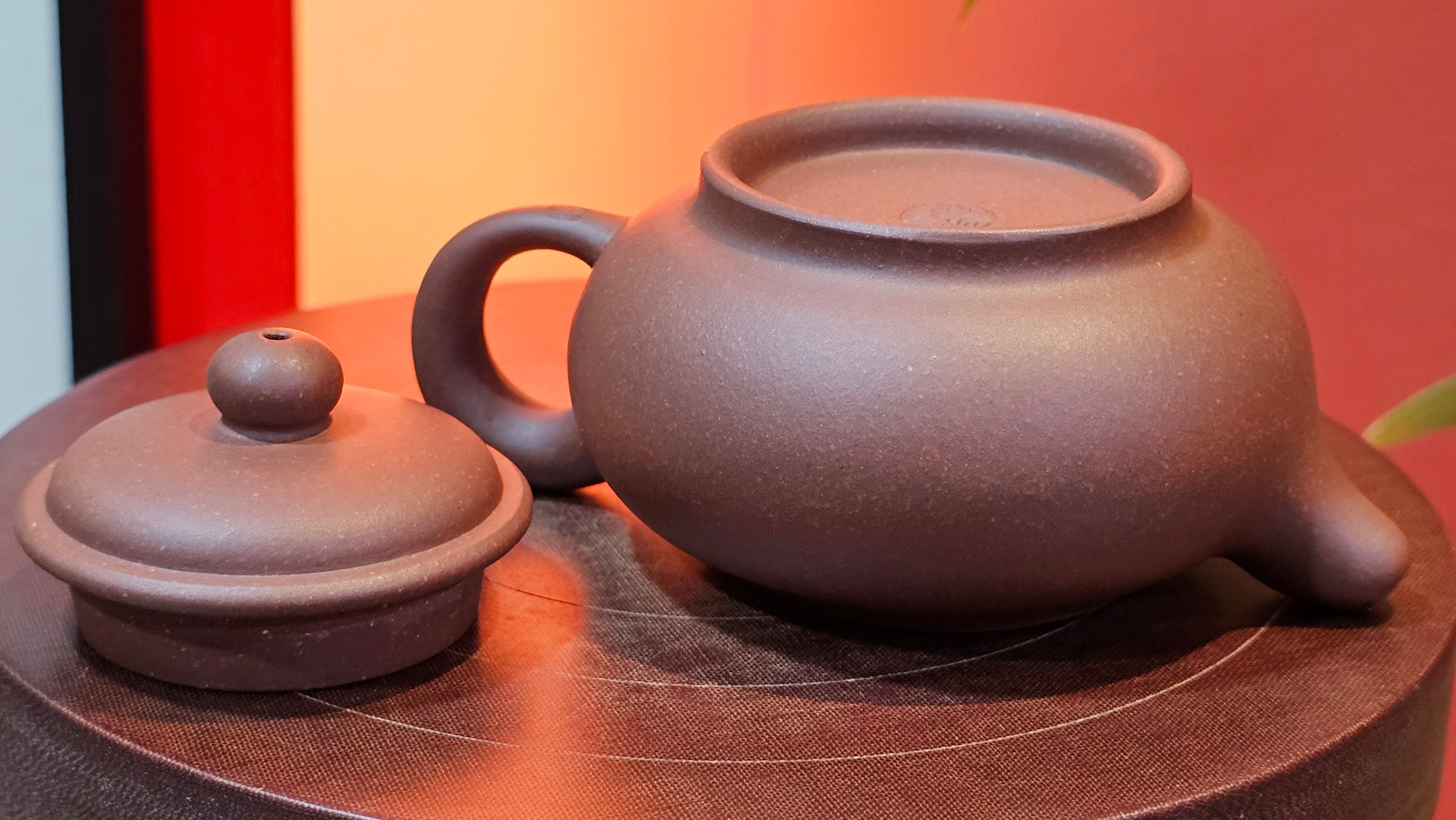 Xuan Zhu Hu 玄珠壶, 140.1ml, Zi Ni 紫泥, by our Craftsman Fan Xiao Zhi 范小智 ~ Congratulations!to Mr A.D., 1954hrs 9th Sept 2025, Old Bridge, NJ!