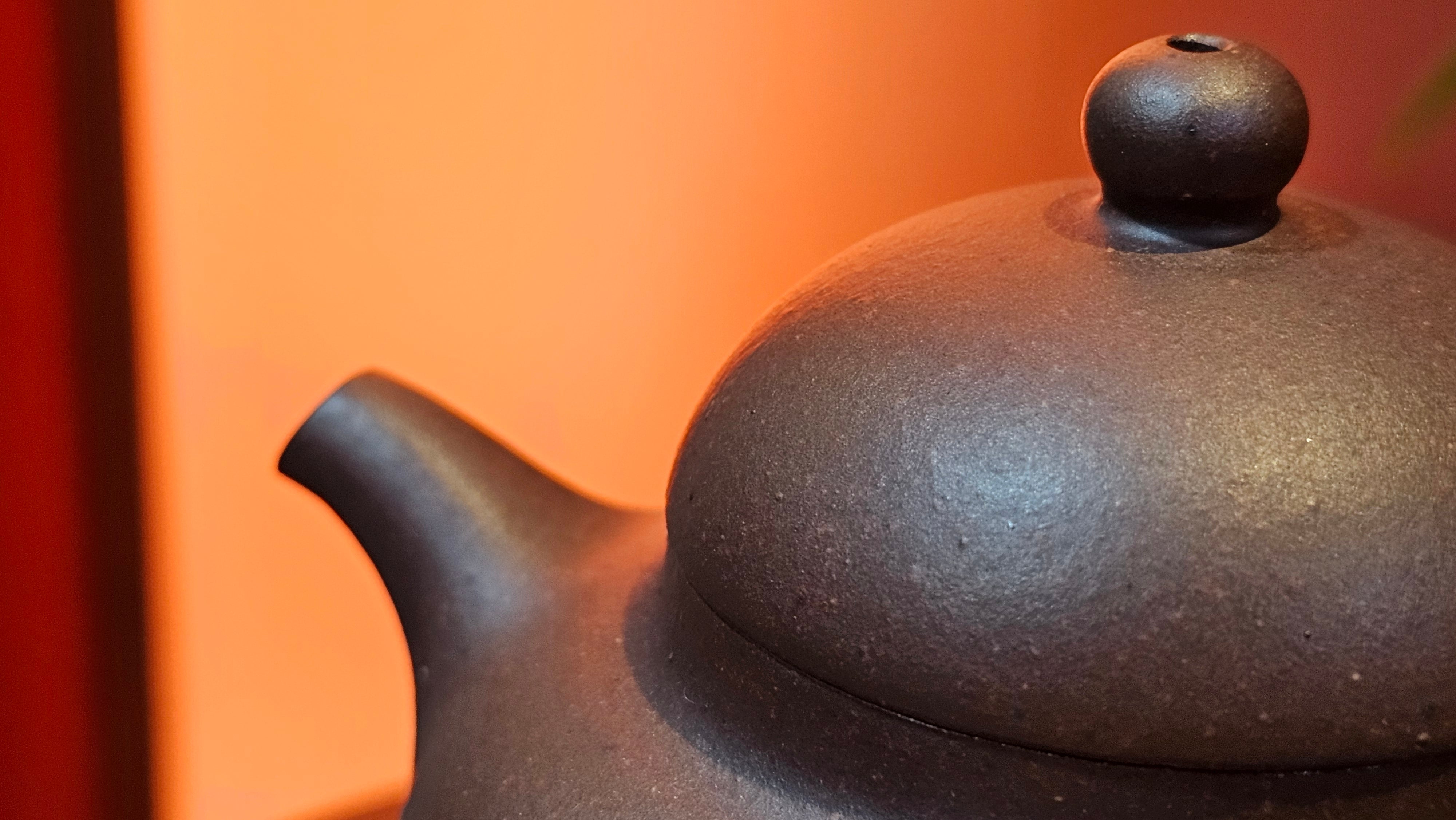 Gao Pan 高番, 136.1ml (very well-weighted bottom, stable!), Zi Ni (Low Sieve Count) 紫泥(低目数), by our Craftsman Fan Xiao Zhi 范小智 ~!Congratulations to!Ms N.S., 1608hrs 24th Sept 2025, Los Angeles, CA!