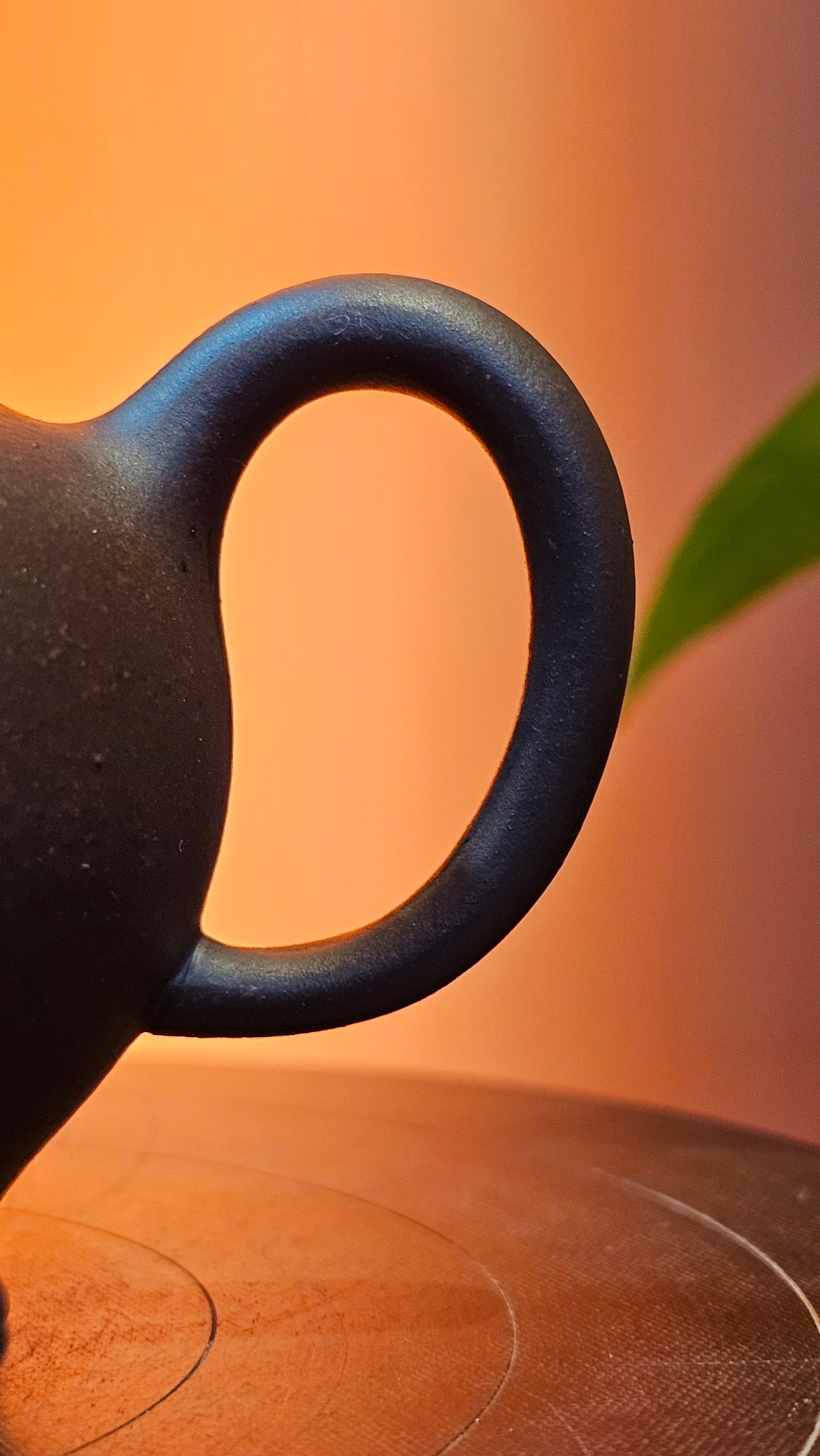 Gao Pan 高番, 136.1ml (very well-weighted bottom, stable!), Zi Ni (Low Sieve Count) 紫泥(低目数), by our Craftsman Fan Xiao Zhi 范小智 ~!Congratulations to!Ms N.S., 1608hrs 24th Sept 2025, Los Angeles, CA!