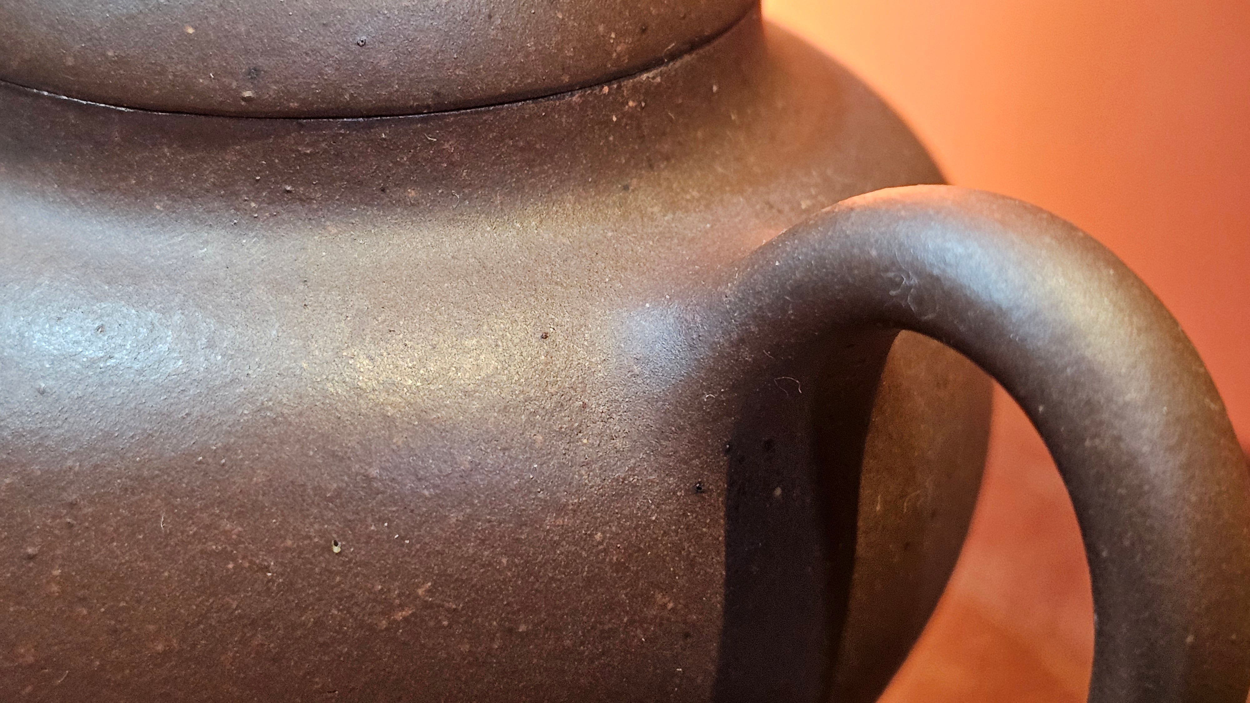 Gao Pan 高番, 136.1ml (very well-weighted bottom, stable!), Zi Ni (Low Sieve Count) 紫泥(低目数), by our Craftsman Fan Xiao Zhi 范小智 ~!Congratulations to!Ms N.S., 1608hrs 24th Sept 2025, Los Angeles, CA!