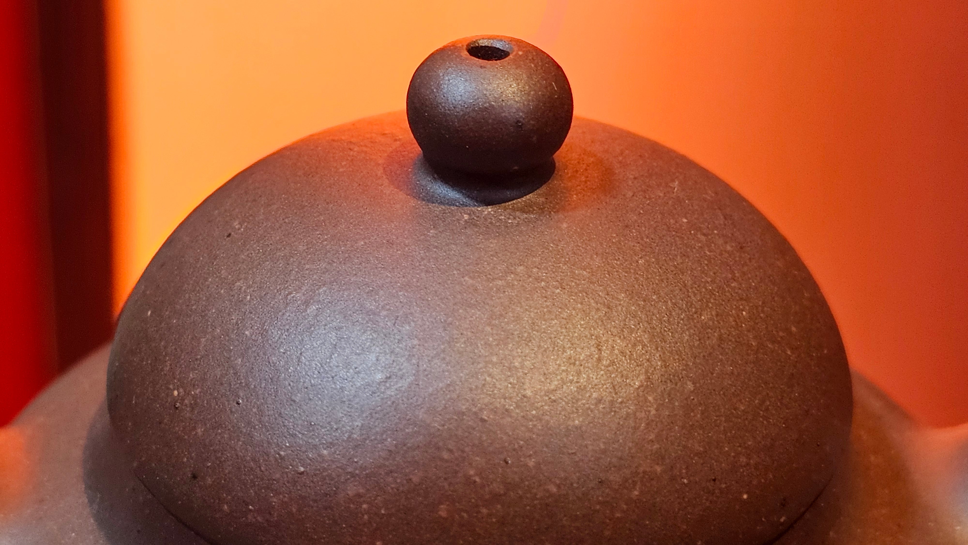 Gao Pan 高番, 136.1ml (very well-weighted bottom, stable!), Zi Ni (Low Sieve Count) 紫泥(低目数), by our Craftsman Fan Xiao Zhi 范小智 ~!Congratulations to!Ms N.S., 1608hrs 24th Sept 2025, Los Angeles, CA!