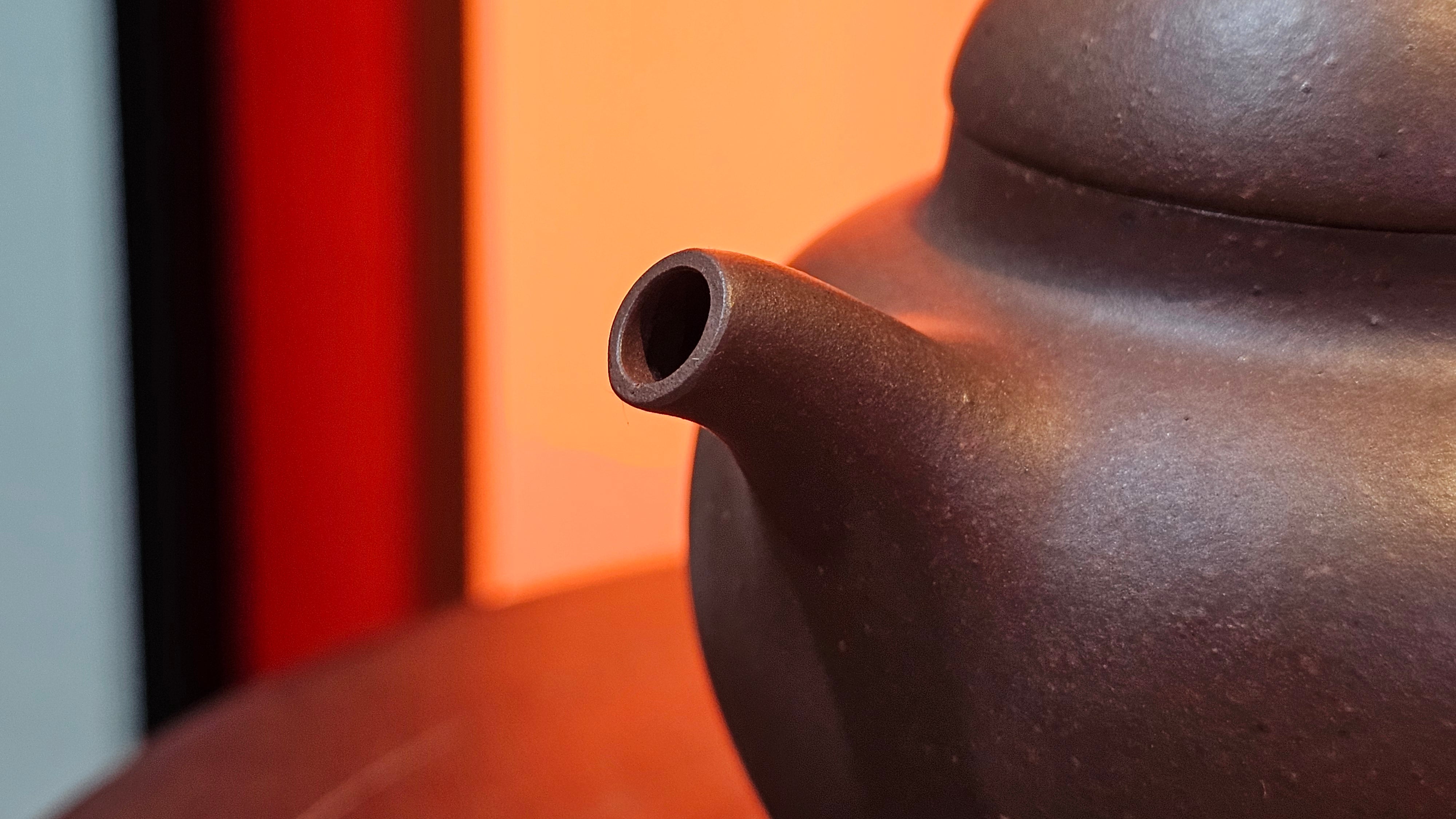 Gao Pan 高番, 136.1ml (very well-weighted bottom, stable!), Zi Ni (Low Sieve Count) 紫泥(低目数), by our Craftsman Fan Xiao Zhi 范小智 ~!Congratulations to!Ms N.S., 1608hrs 24th Sept 2025, Los Angeles, CA!