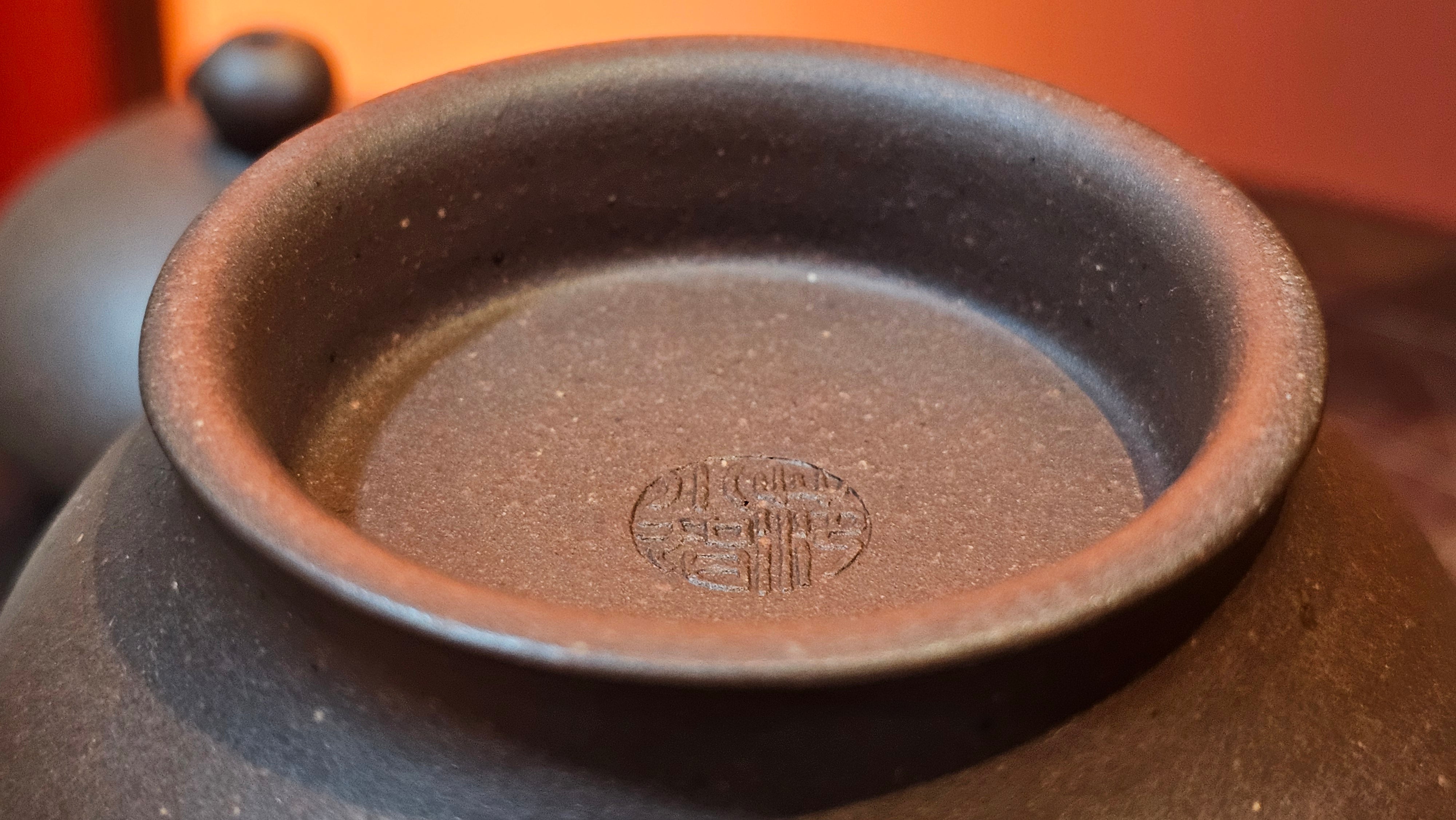 Gao Pan 高番, 136.1ml (very well-weighted bottom, stable!), Zi Ni (Low Sieve Count) 紫泥(低目数), by our Craftsman Fan Xiao Zhi 范小智 ~!Congratulations to!Ms N.S., 1608hrs 24th Sept 2025, Los Angeles, CA!