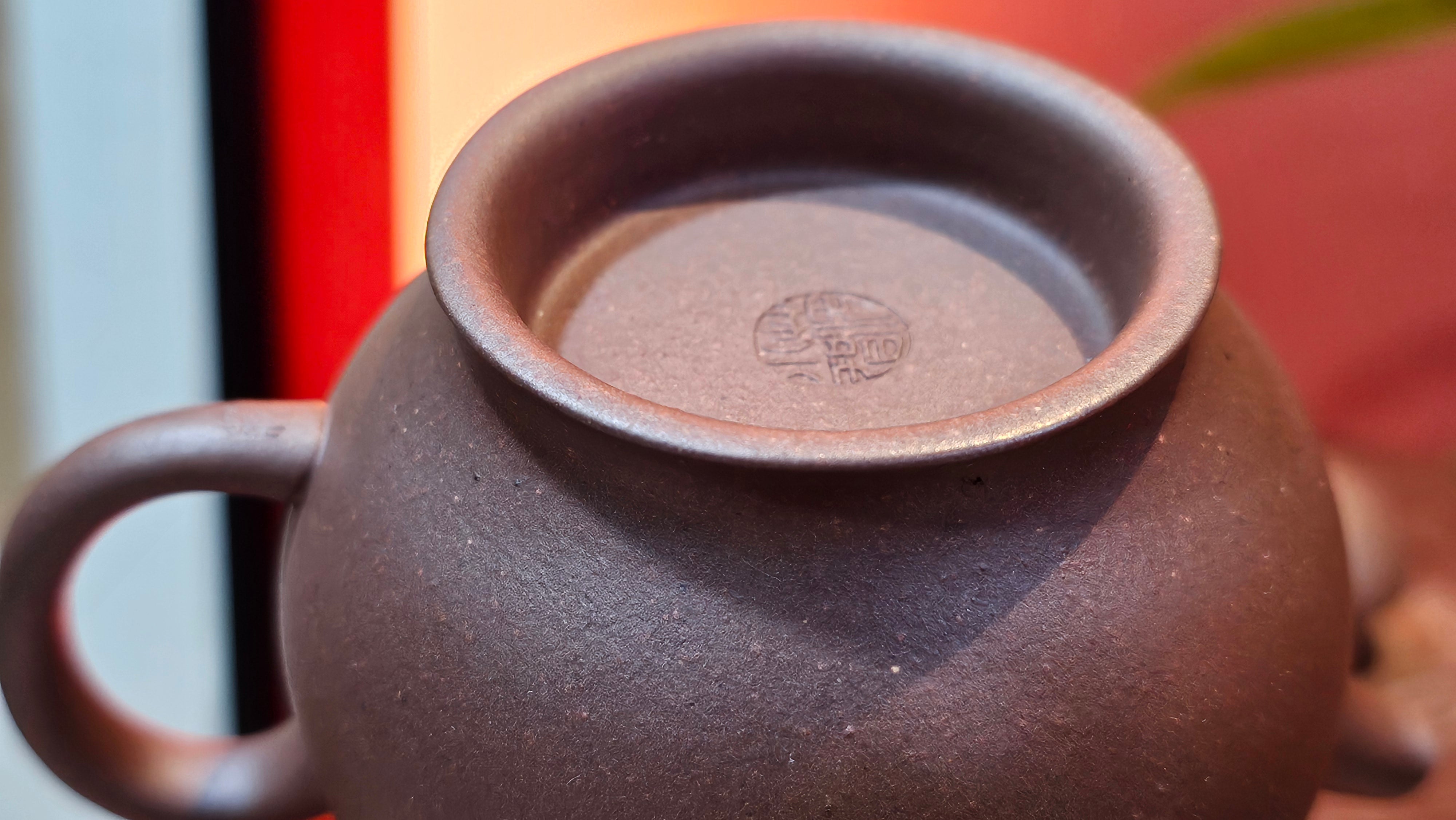 Gao Pan 高番, 136.1ml (very well-weighted bottom, stable!), Zi Ni (Low Sieve Count) 紫泥(低目数), by our Craftsman Fan Xiao Zhi 范小智 ~!Congratulations to!Ms N.S., 1608hrs 24th Sept 2025, Los Angeles, CA!