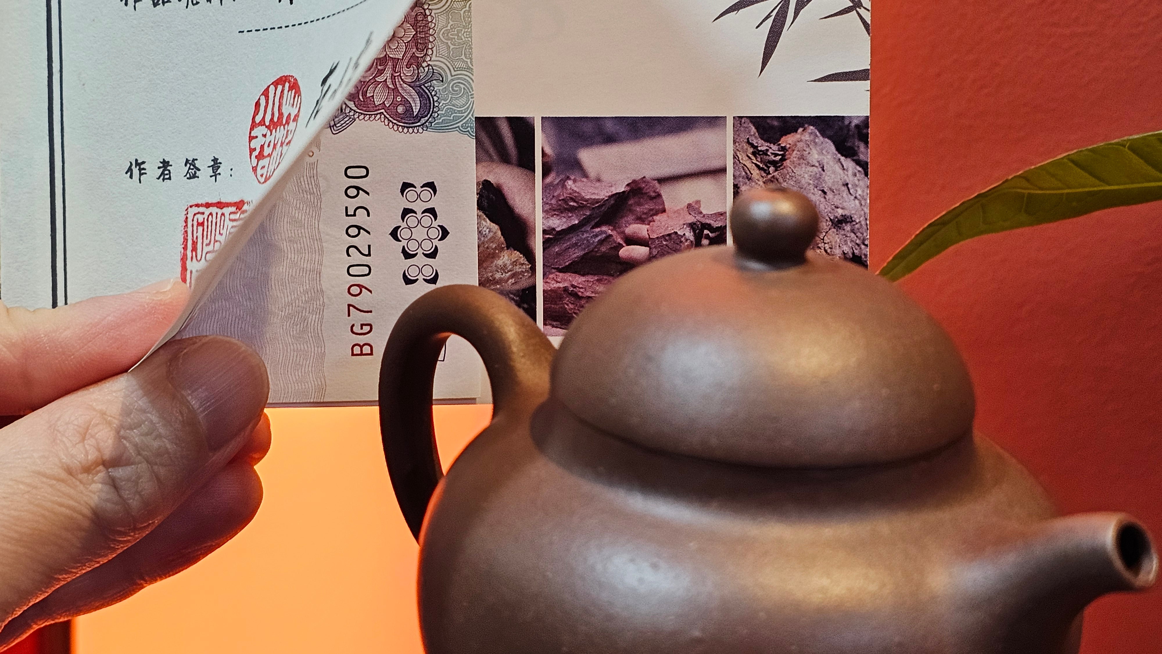 Gao Pan 高番, 136.1ml (very well-weighted bottom, stable!), Zi Ni (Low Sieve Count) 紫泥(低目数), by our Craftsman Fan Xiao Zhi 范小智 ~!Congratulations to!Ms N.S., 1608hrs 24th Sept 2025, Los Angeles, CA!