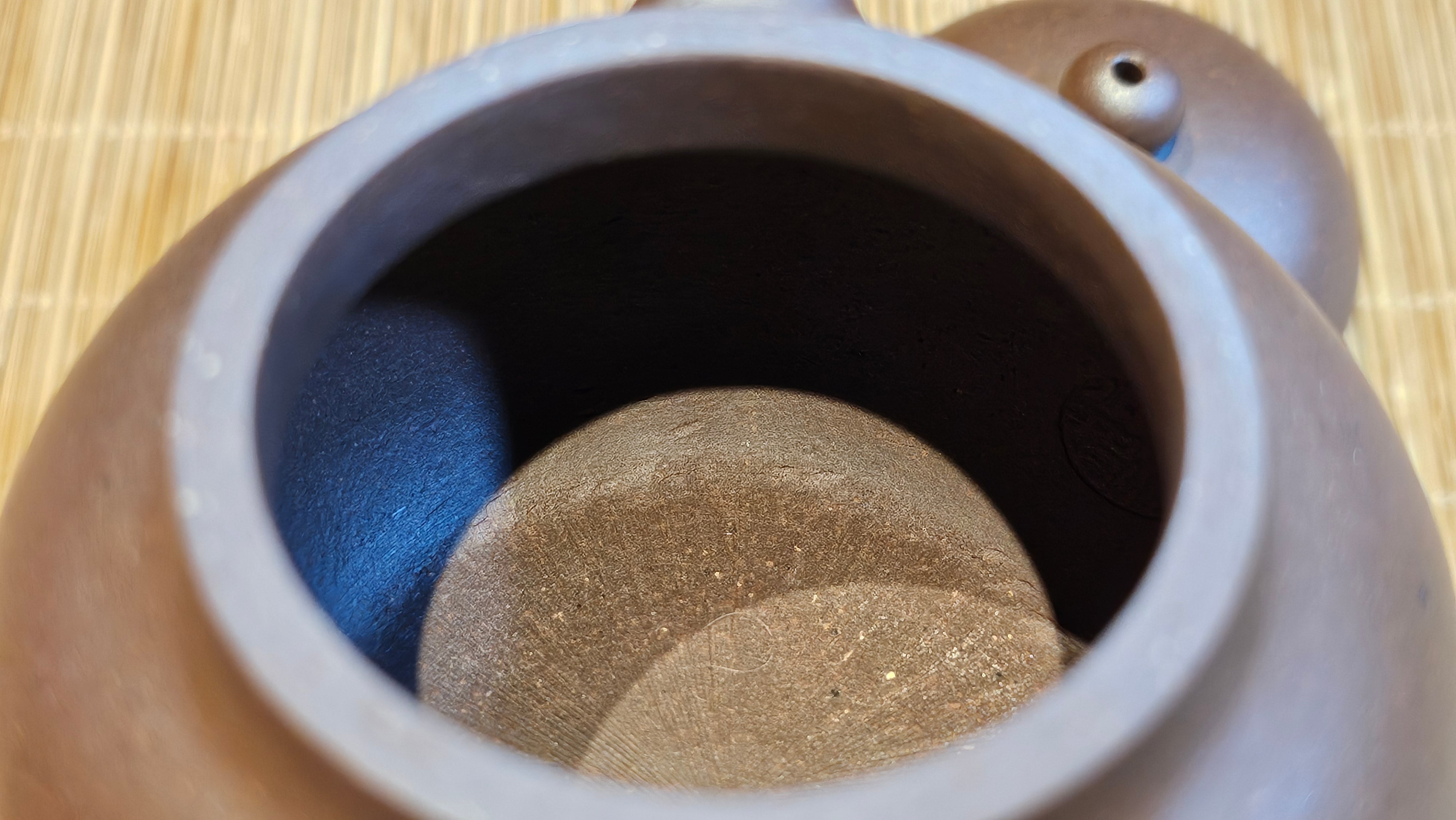 Gao Pan 高番, 136.1ml (very well-weighted bottom, stable!), Zi Ni (Low Sieve Count) 紫泥(低目数), by our Craftsman Fan Xiao Zhi 范小智 ~!Congratulations to!Ms N.S., 1608hrs 24th Sept 2025, Los Angeles, CA!