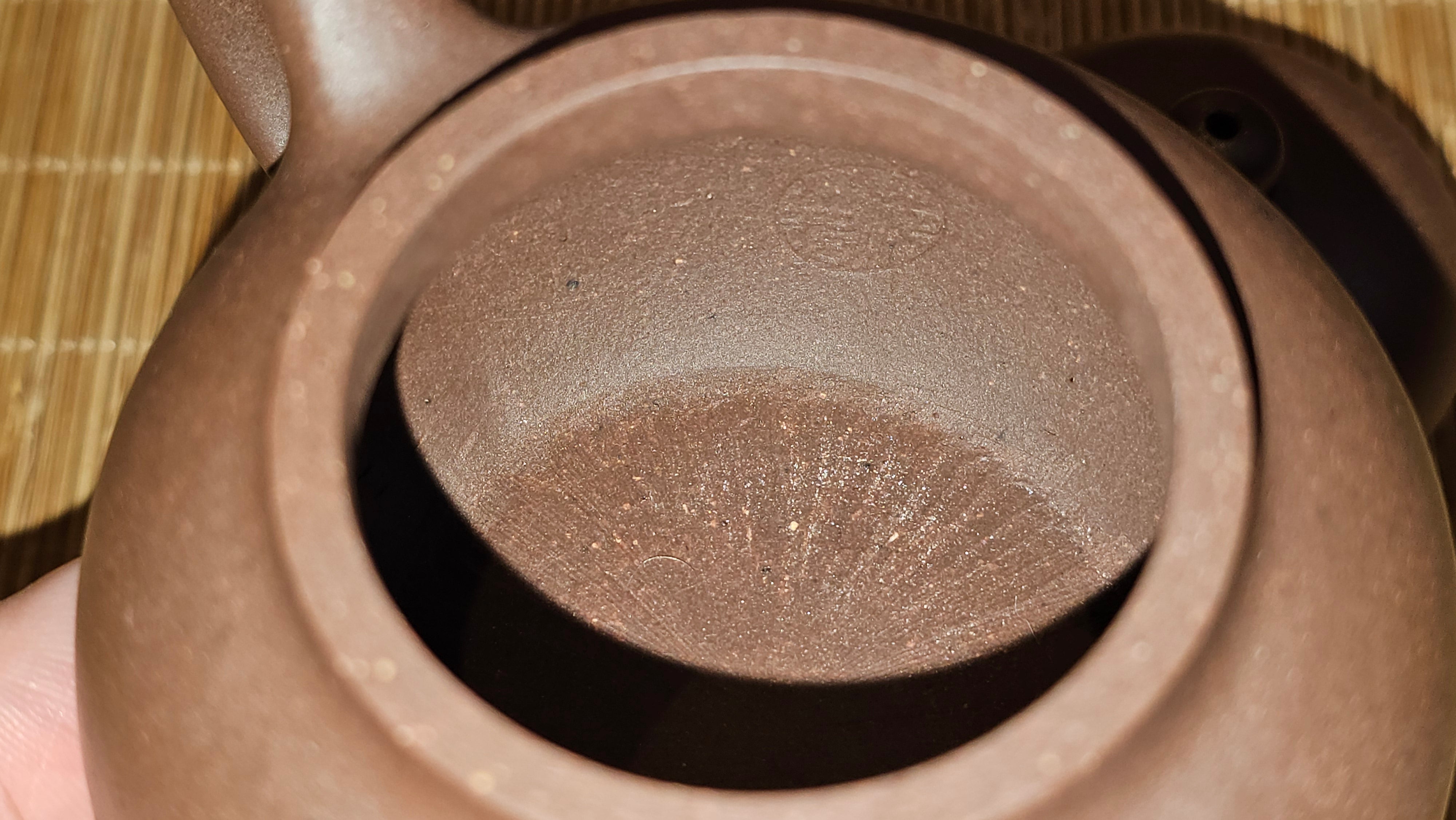 Gao Pan 高番, 136.1ml (very well-weighted bottom, stable!), Zi Ni (Low Sieve Count) 紫泥(低目数), by our Craftsman Fan Xiao Zhi 范小智 ~!Congratulations to!Ms N.S., 1608hrs 24th Sept 2025, Los Angeles, CA!