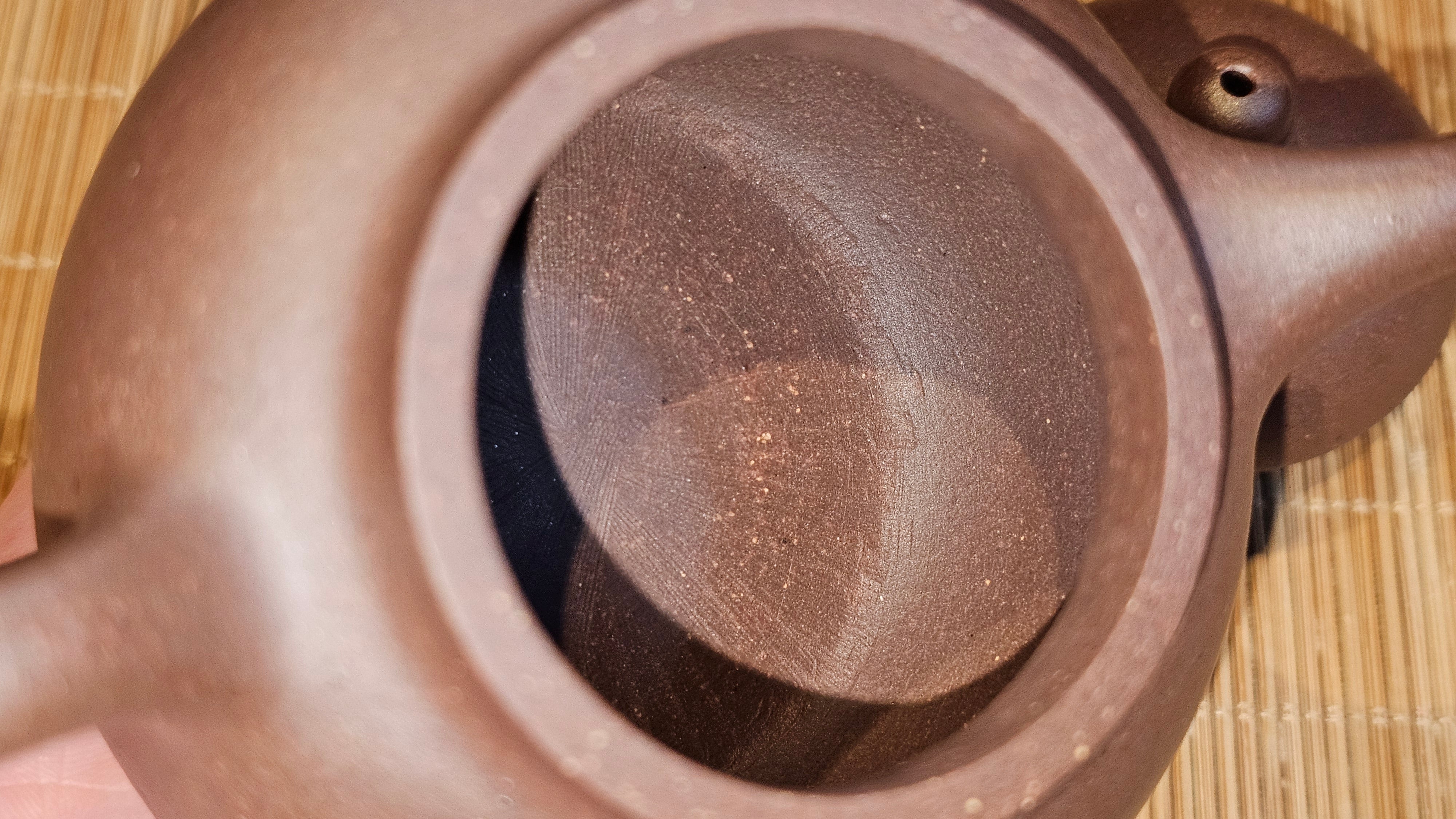 Gao Pan 高番, 136.1ml (very well-weighted bottom, stable!), Zi Ni (Low Sieve Count) 紫泥(低目数), by our Craftsman Fan Xiao Zhi 范小智 ~!Congratulations to!Ms N.S., 1608hrs 24th Sept 2025, Los Angeles, CA!