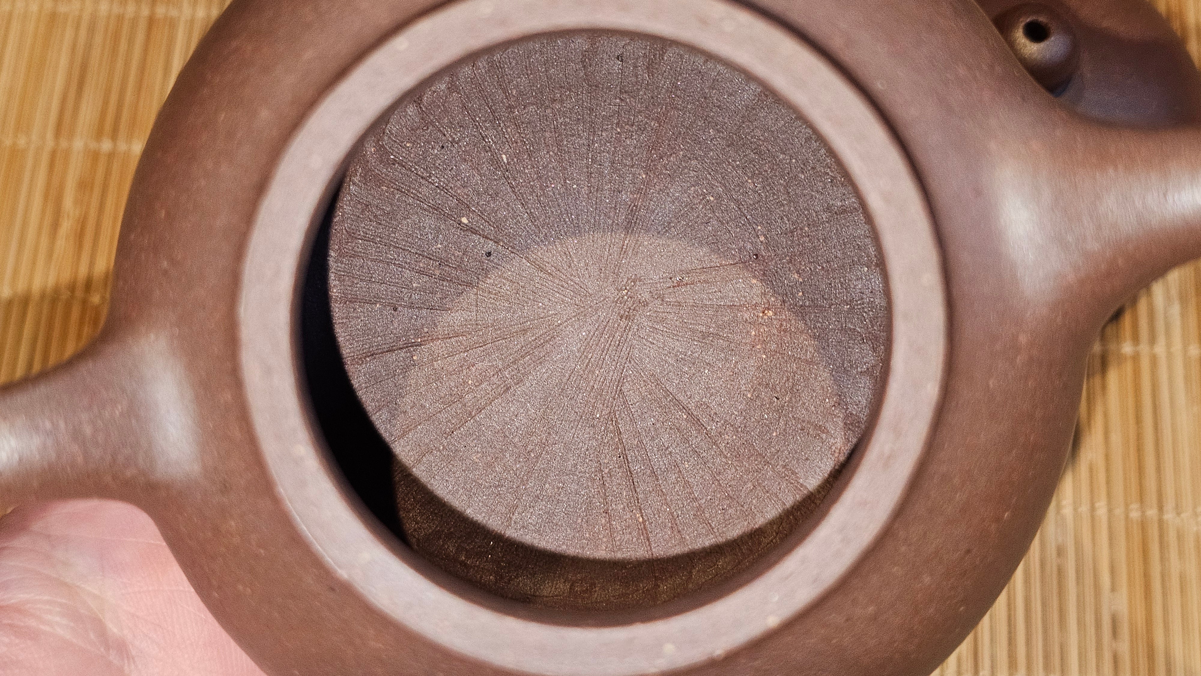 Gao Pan 高番, 136.1ml (very well-weighted bottom, stable!), Zi Ni (Low Sieve Count) 紫泥(低目数), by our Craftsman Fan Xiao Zhi 范小智 ~!Congratulations to!Ms N.S., 1608hrs 24th Sept 2025, Los Angeles, CA!