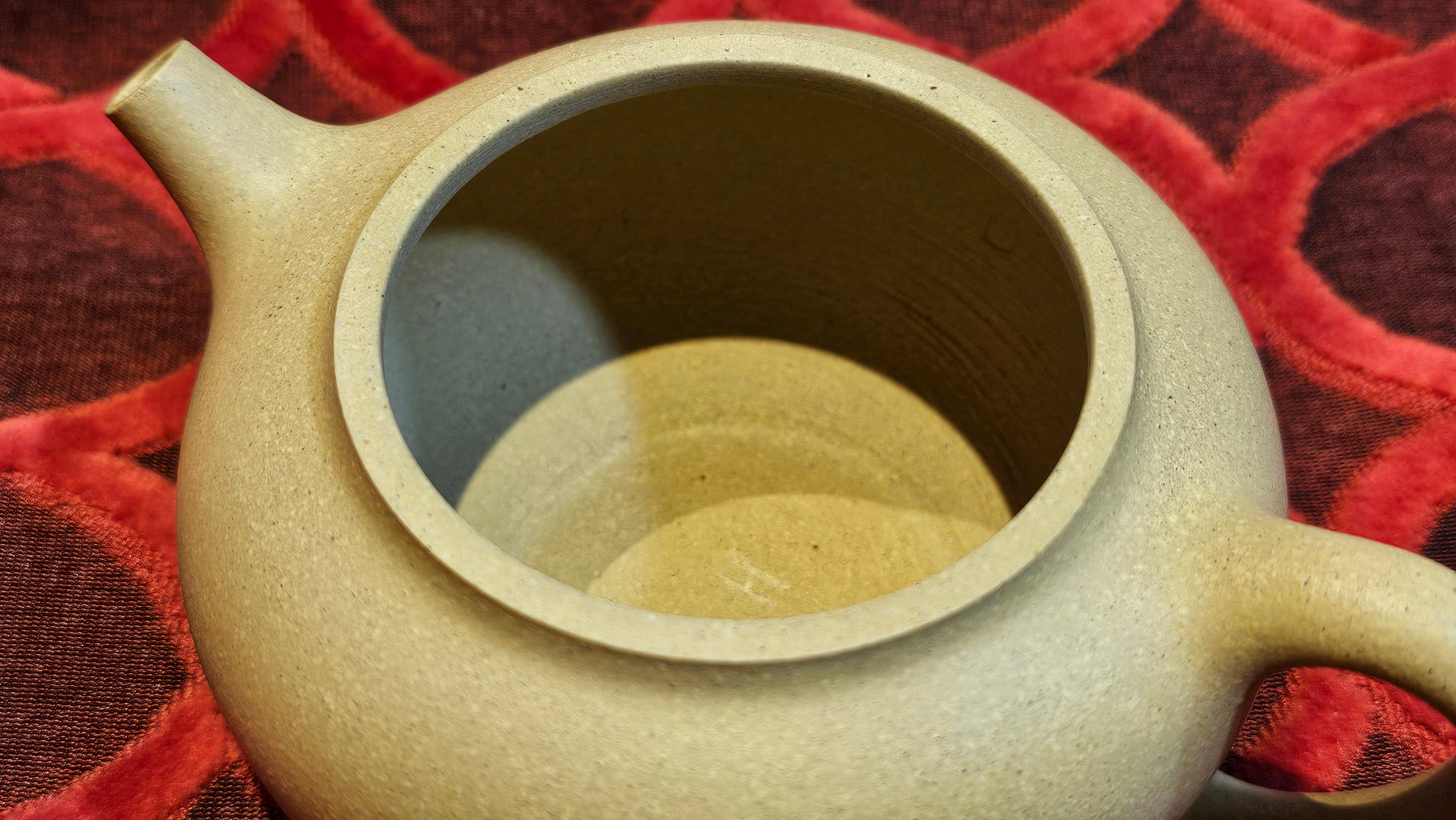 Commissioned work for Prof Q.H.: 《云婴》"Yun Ying", 203.0ml, crafted with Cao Family's own 100% Ben Shan Lü Ni 本山绿泥, crafted by L4 Assoc Master Artist Zhang Ke 助理工艺美术师, 张轲 ~ COMPLETED and CONGRATULATIONS to Prof Q.H., Hanoi! Vietnam🇻🇳.