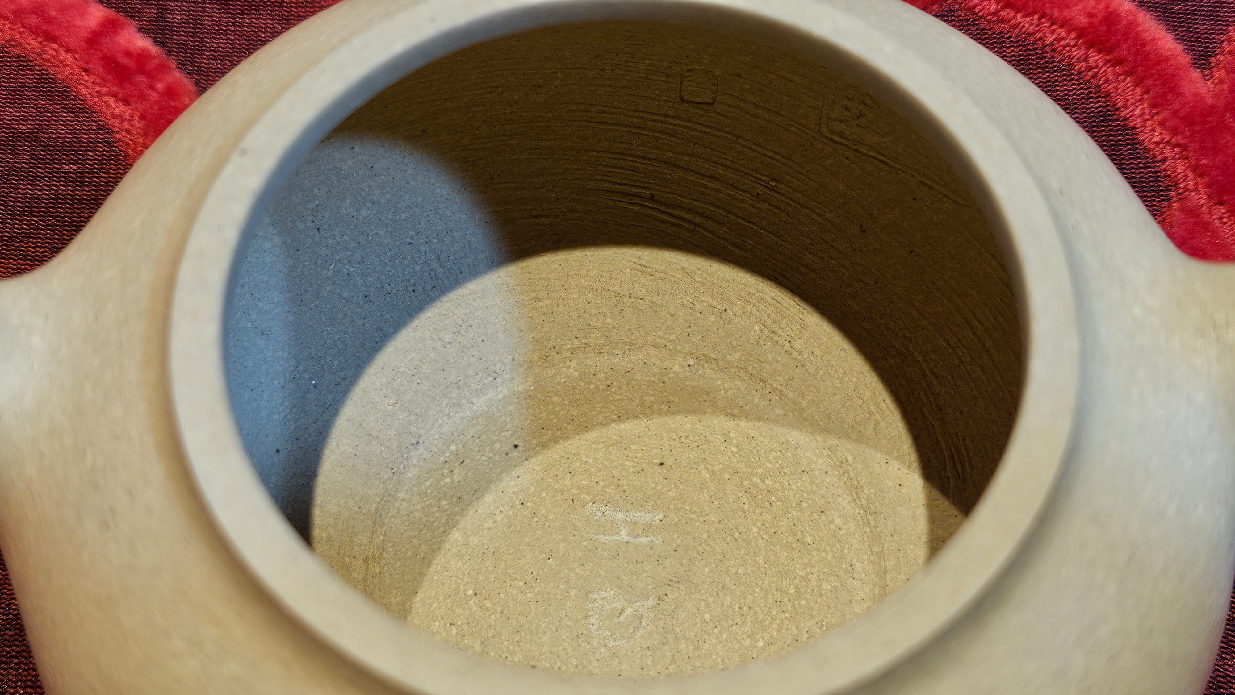 Commissioned work for Prof Q.H.: 《云婴》"Yun Ying", 203.0ml, crafted with Cao Family's own 100% Ben Shan Lü Ni 本山绿泥, crafted by L4 Assoc Master Artist Zhang Ke 助理工艺美术师, 张轲 ~ COMPLETED and CONGRATULATIONS to Prof Q.H., Hanoi! Vietnam🇻🇳.