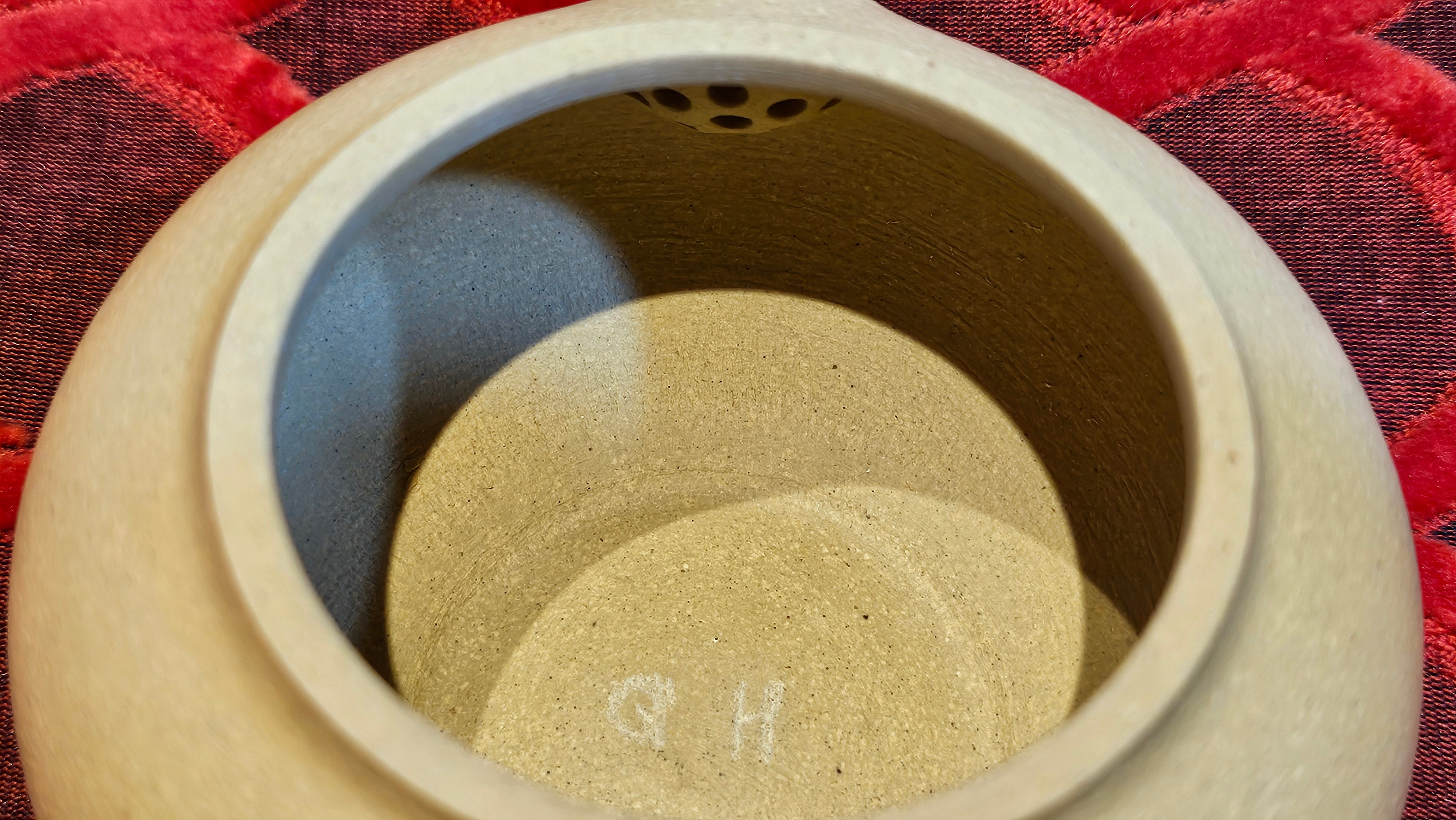 Commissioned work for Prof Q.H.: 《云婴》"Yun Ying", 203.0ml, crafted with Cao Family's own 100% Ben Shan Lü Ni 本山绿泥, crafted by L4 Assoc Master Artist Zhang Ke 助理工艺美术师, 张轲 ~ COMPLETED and CONGRATULATIONS to Prof Q.H., Hanoi! Vietnam🇻🇳.