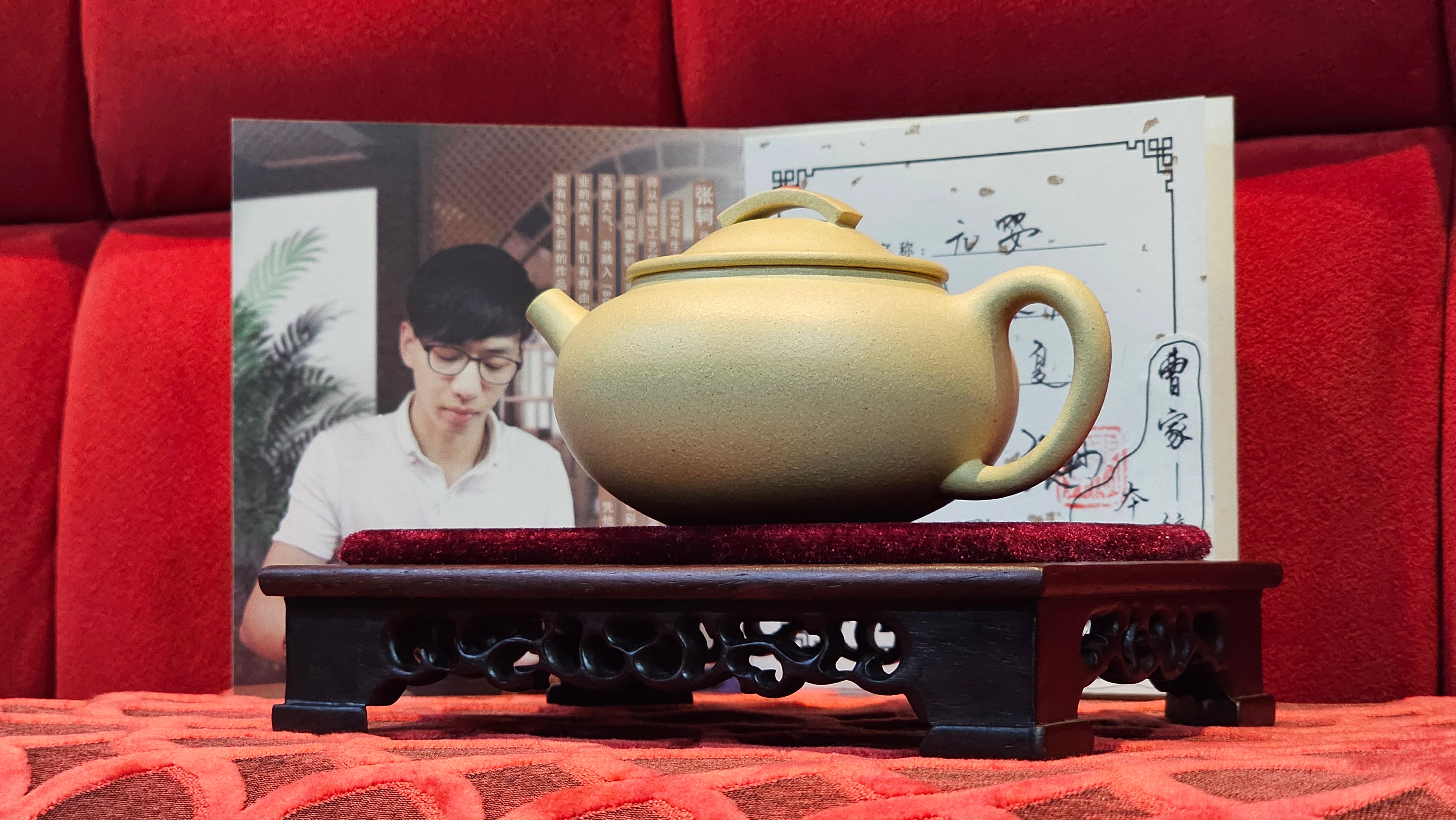 Commissioned work for Prof Q.H.: 《云婴》"Yun Ying", 203.0ml, crafted with Cao Family's own 100% Ben Shan Lü Ni 本山绿泥, crafted by L4 Assoc Master Artist Zhang Ke 助理工艺美术师, 张轲 ~ COMPLETED and CONGRATULATIONS to Prof Q.H., Hanoi! Vietnam🇻🇳.